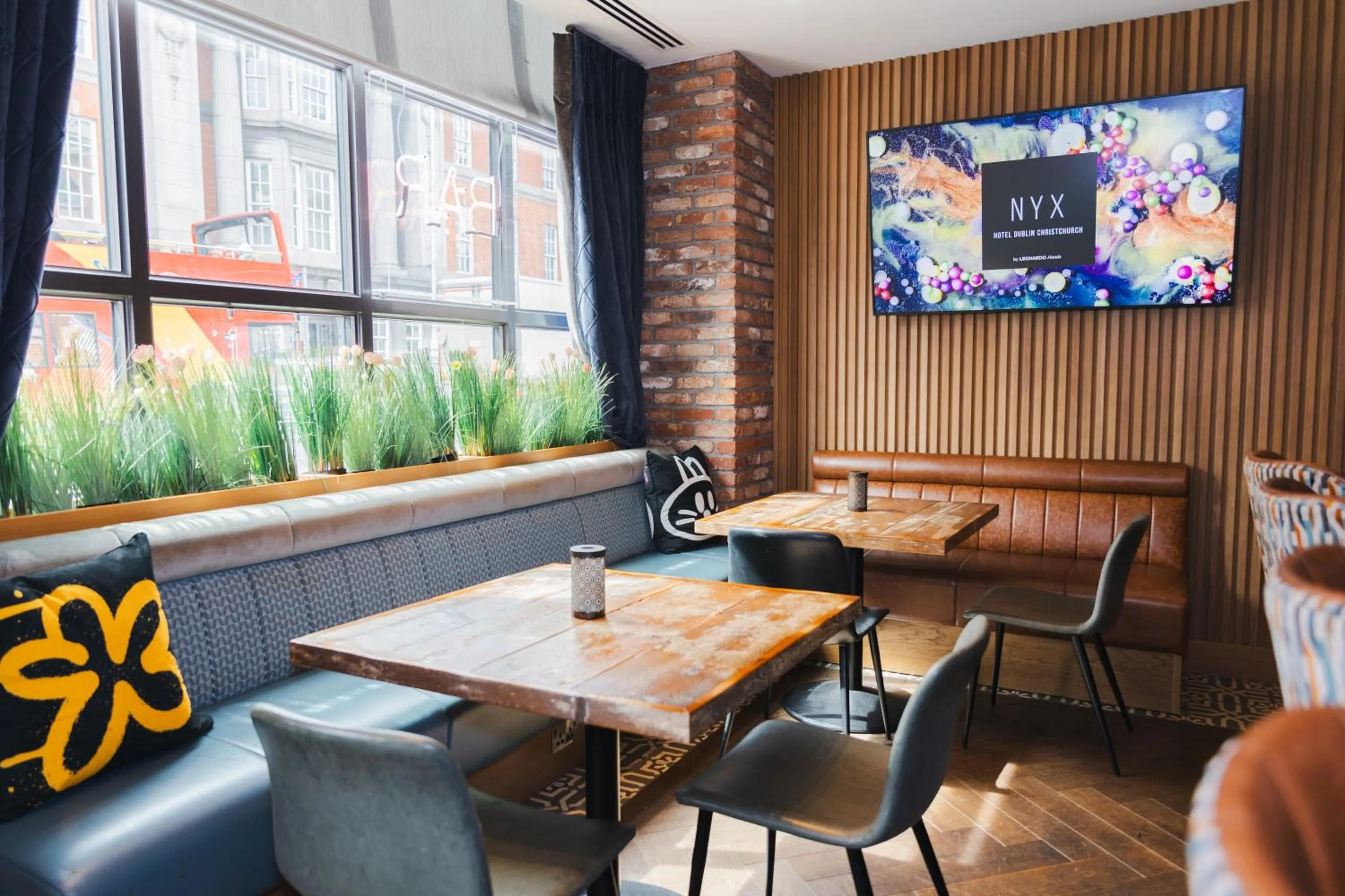 Lounge or bar in NYX Hotel Dublin Christchurch