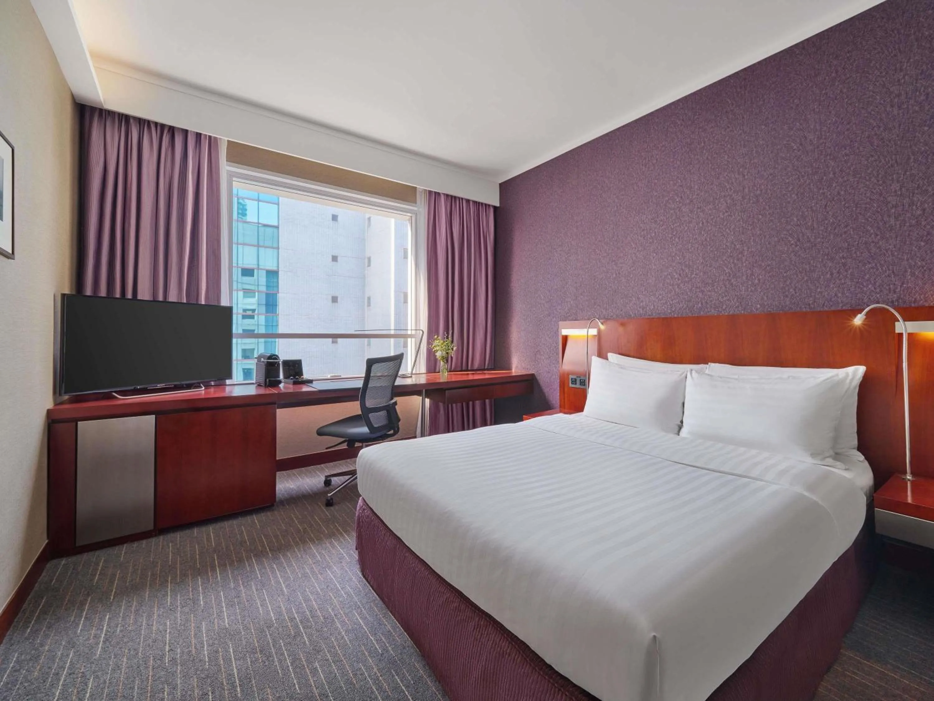 Bedroom, Bed in Novotel Century Hong Kong