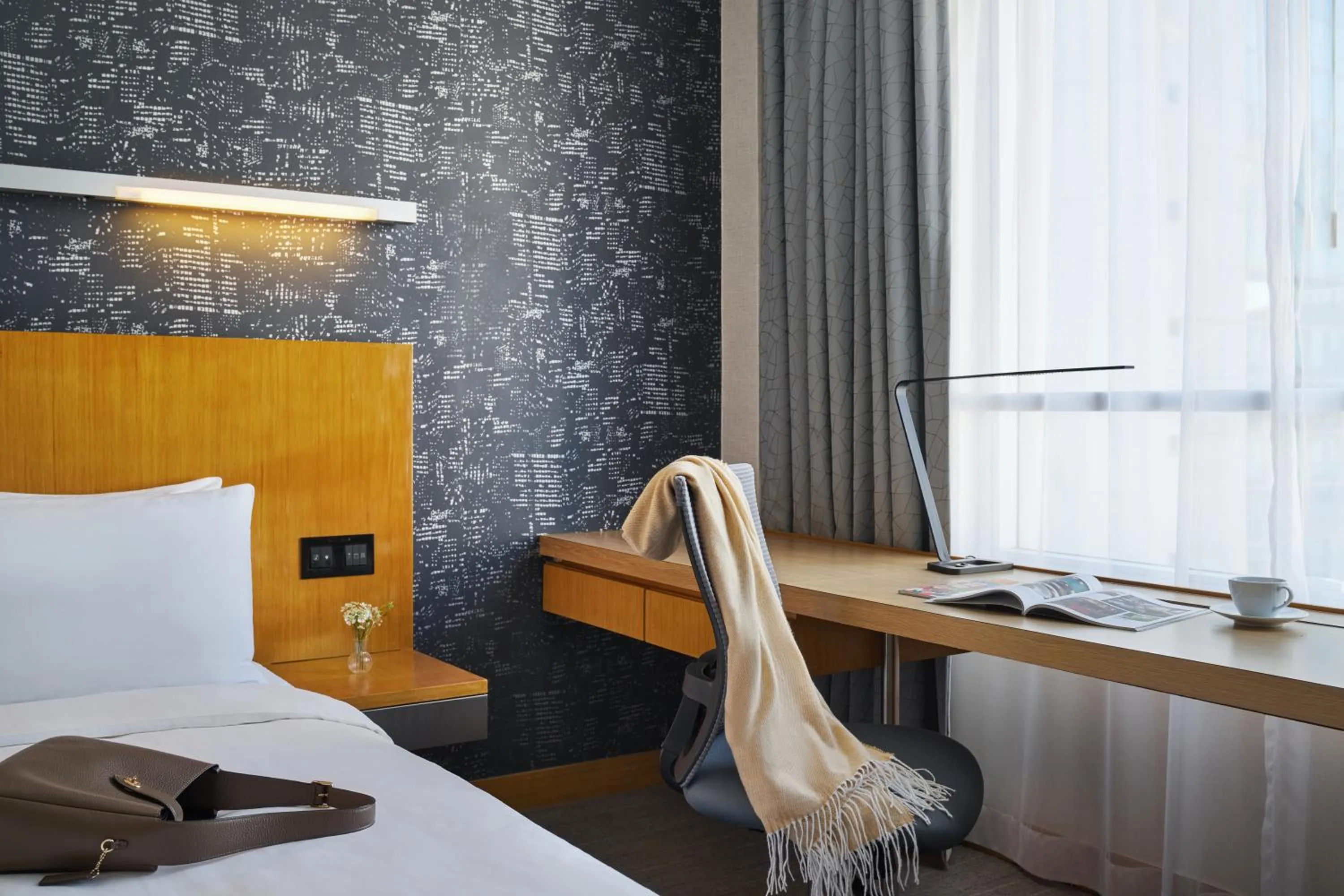 Bedroom, Bed in Novotel Century Hong Kong