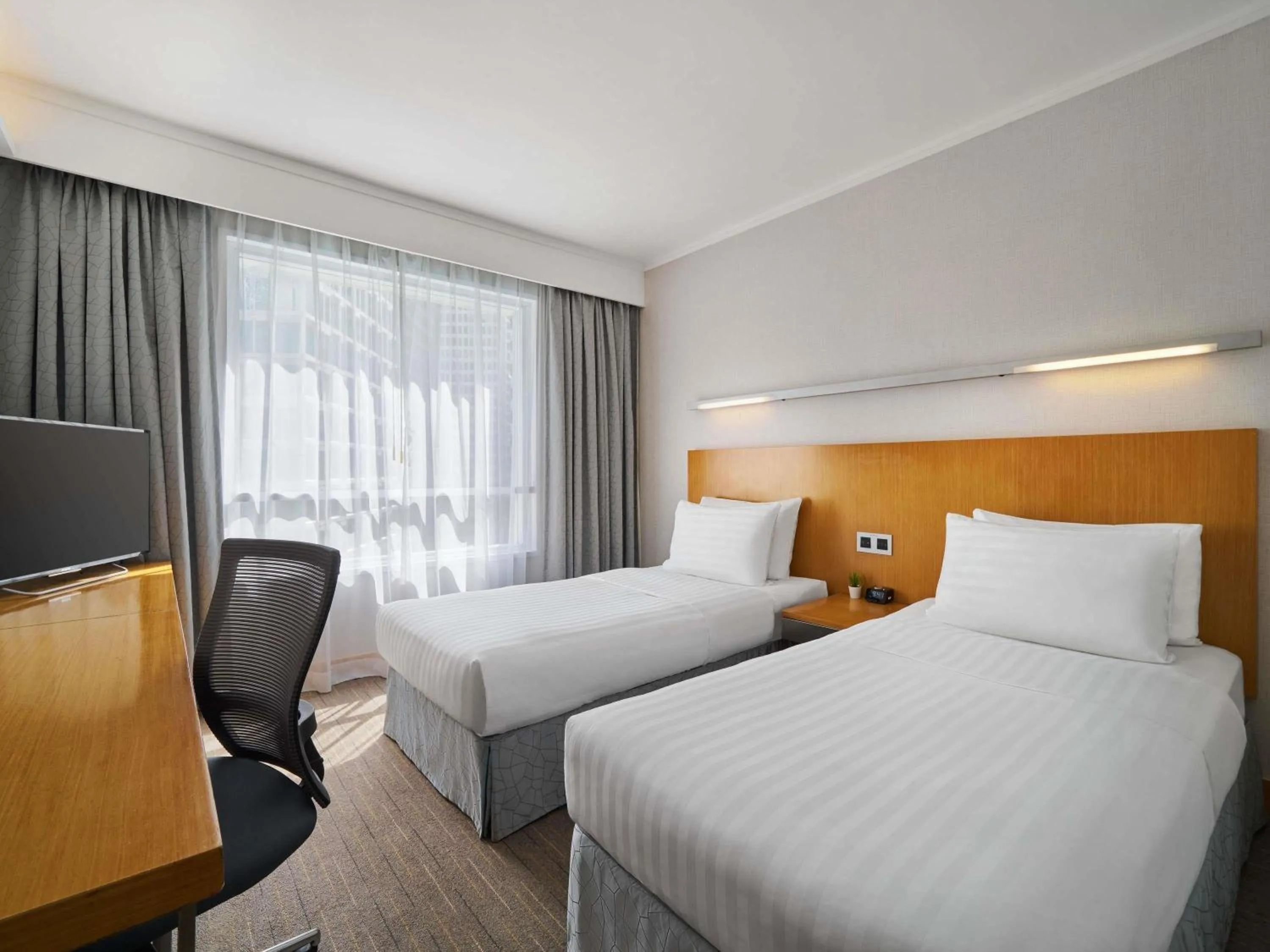 Bedroom, Bed in Novotel Century Hong Kong