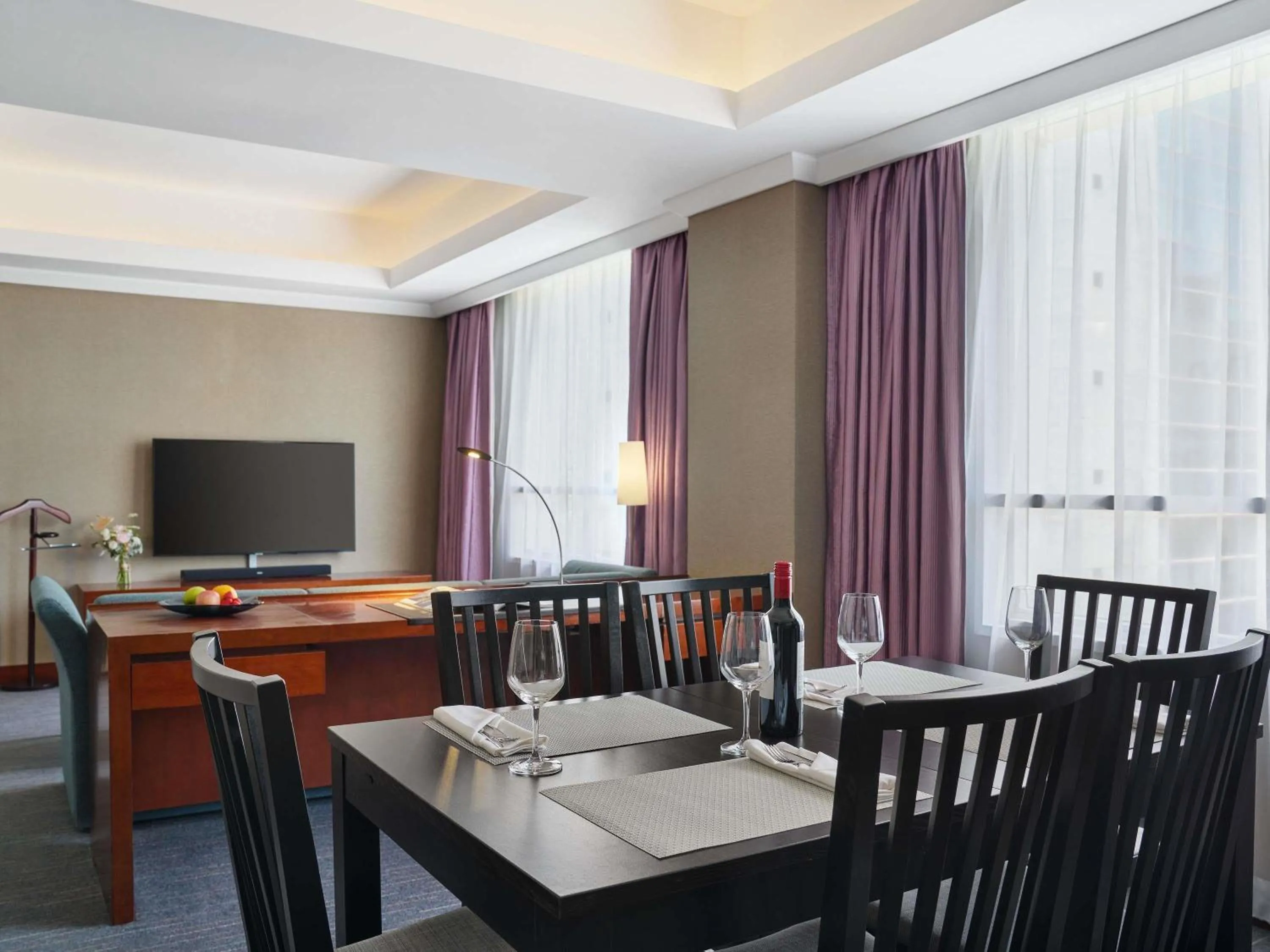 Bedroom in Novotel Century Hong Kong