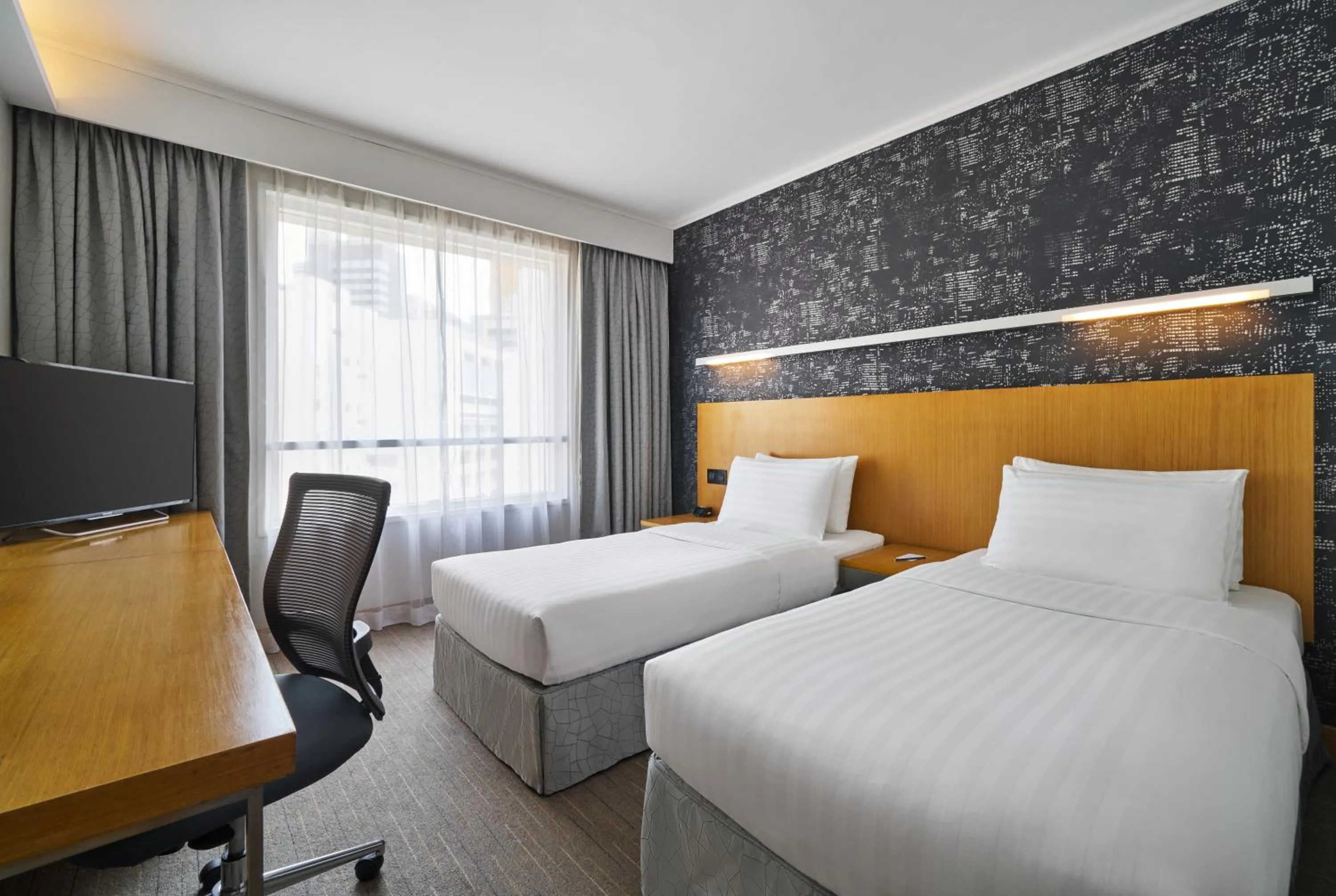 Bedroom, Bed in Novotel Century Hong Kong