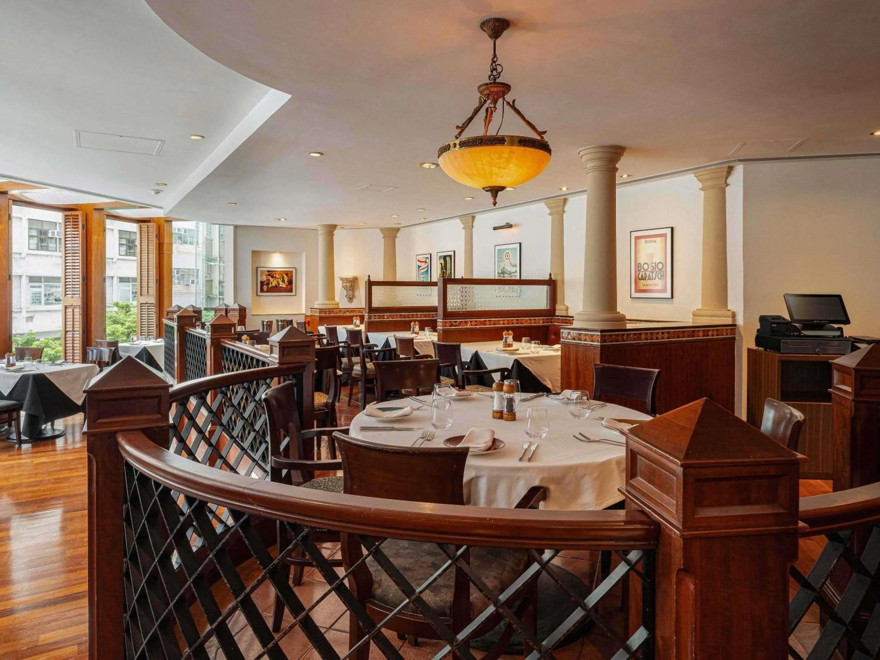 Restaurant/places to eat in Novotel Century Hong Kong