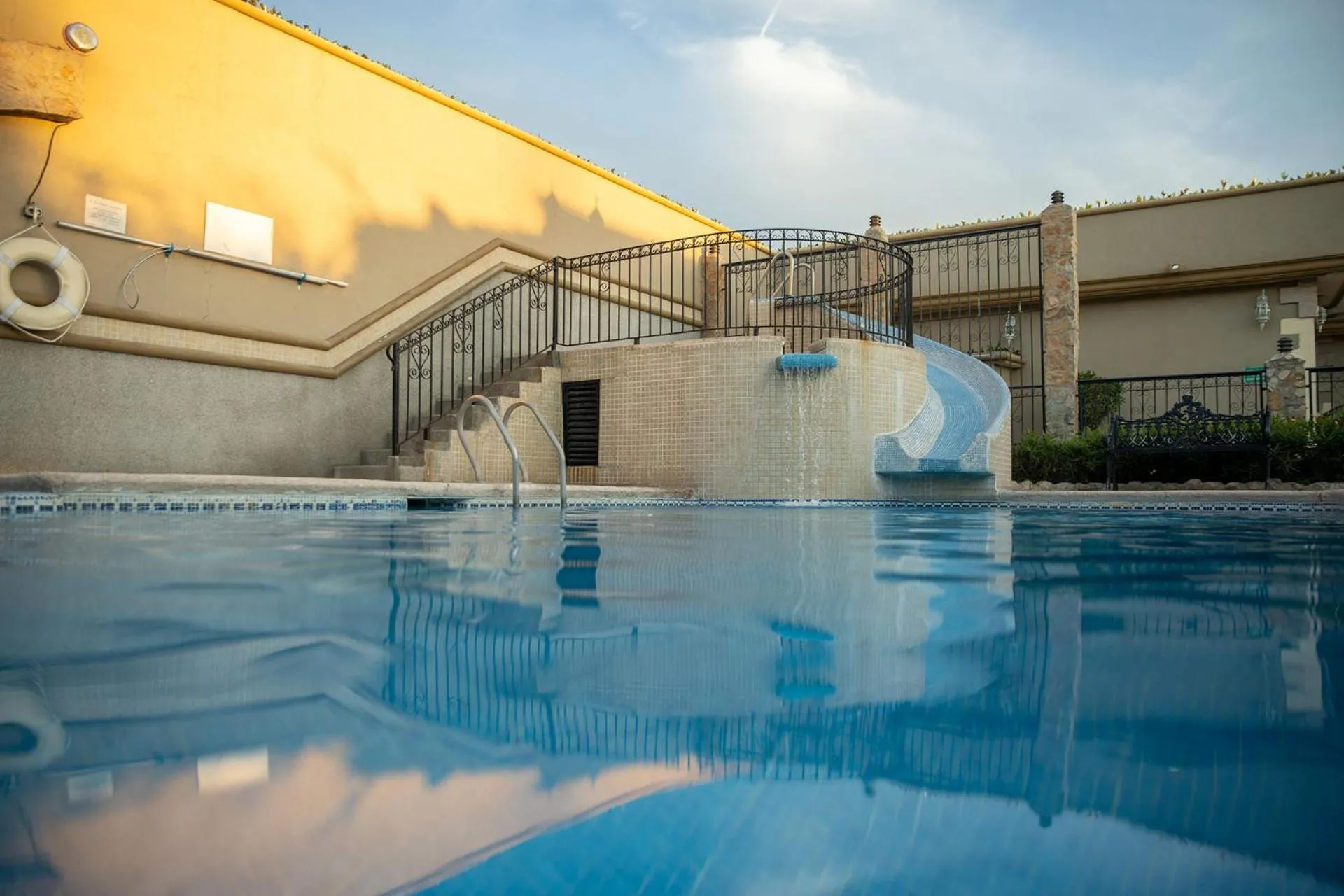 Swimming pool in Hotel San Martin