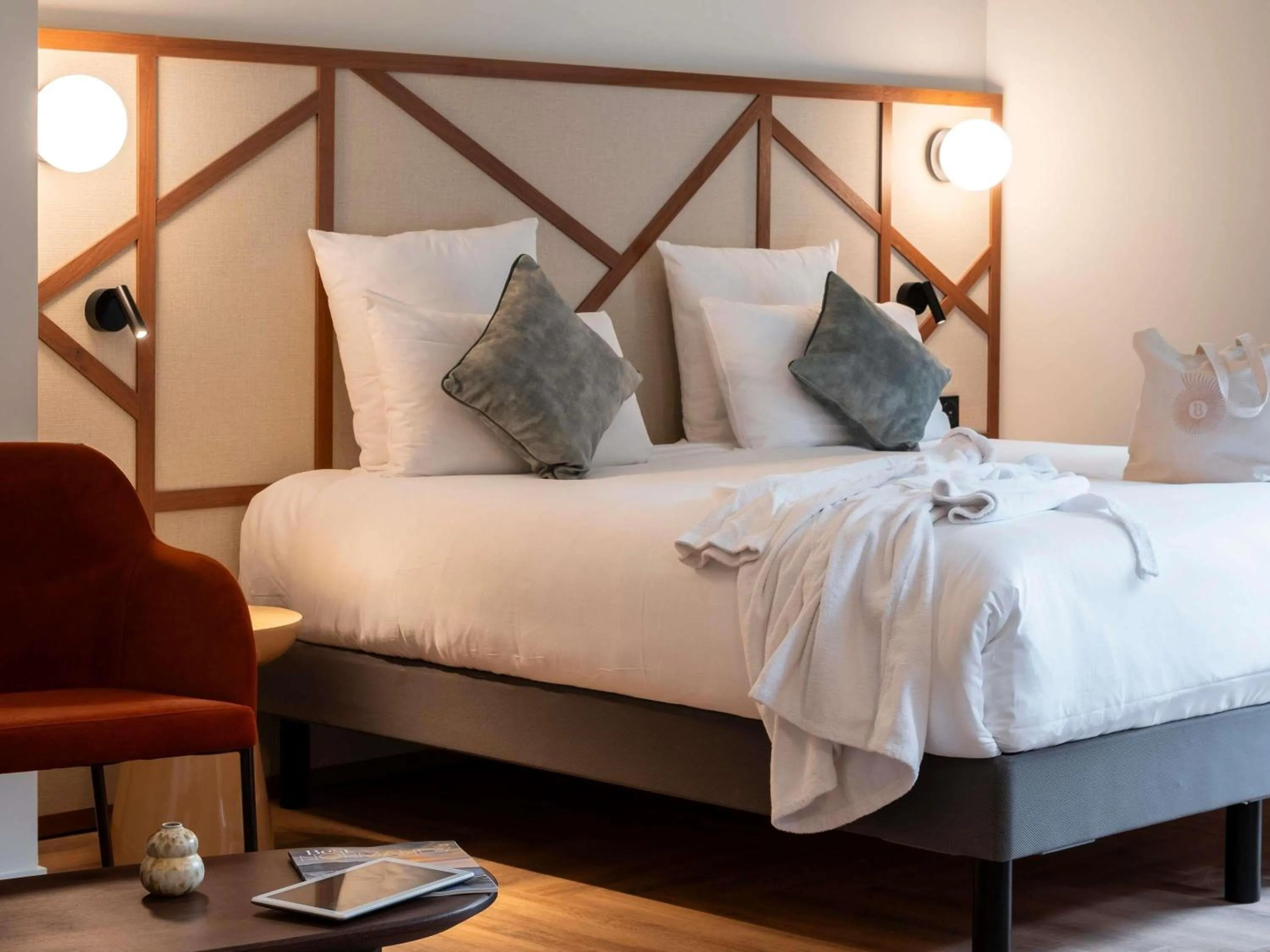 Bedroom, Bed in Mercure Rouen Centre Champ de Mars