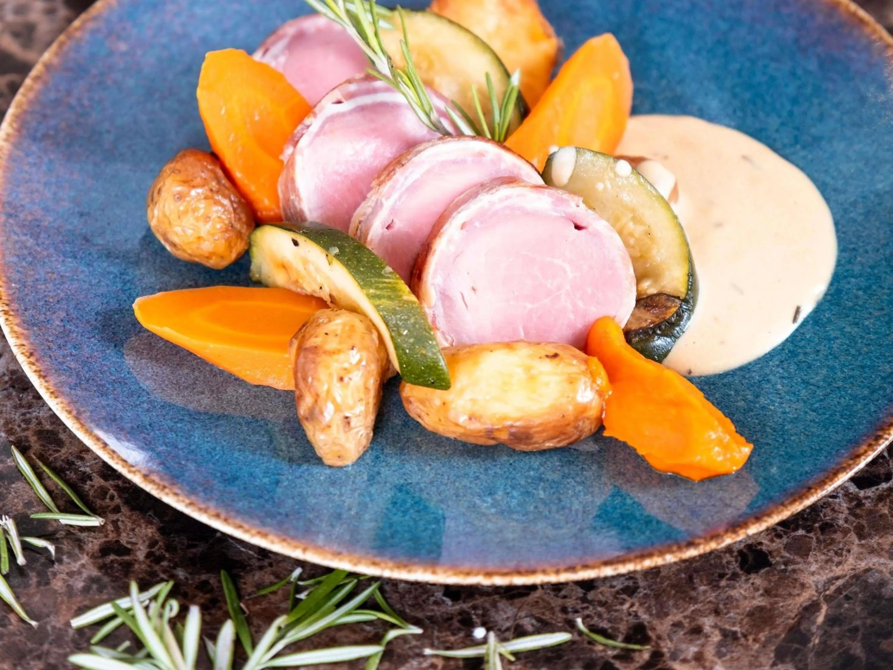 Restaurant/places to eat in Mercure Rouen Centre Champ de Mars