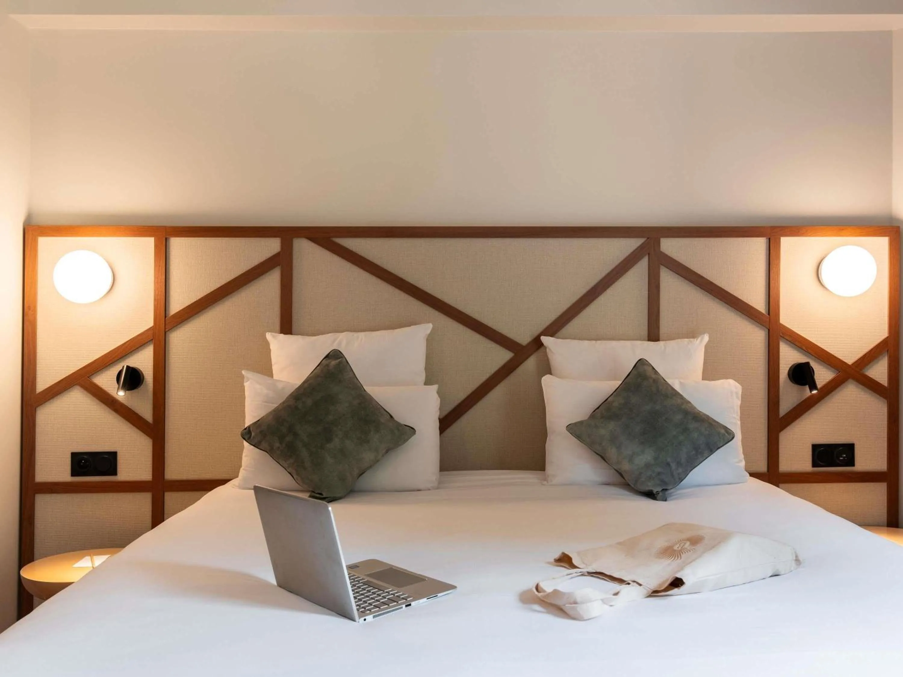 Bedroom, Bed in Mercure Rouen Centre Champ de Mars