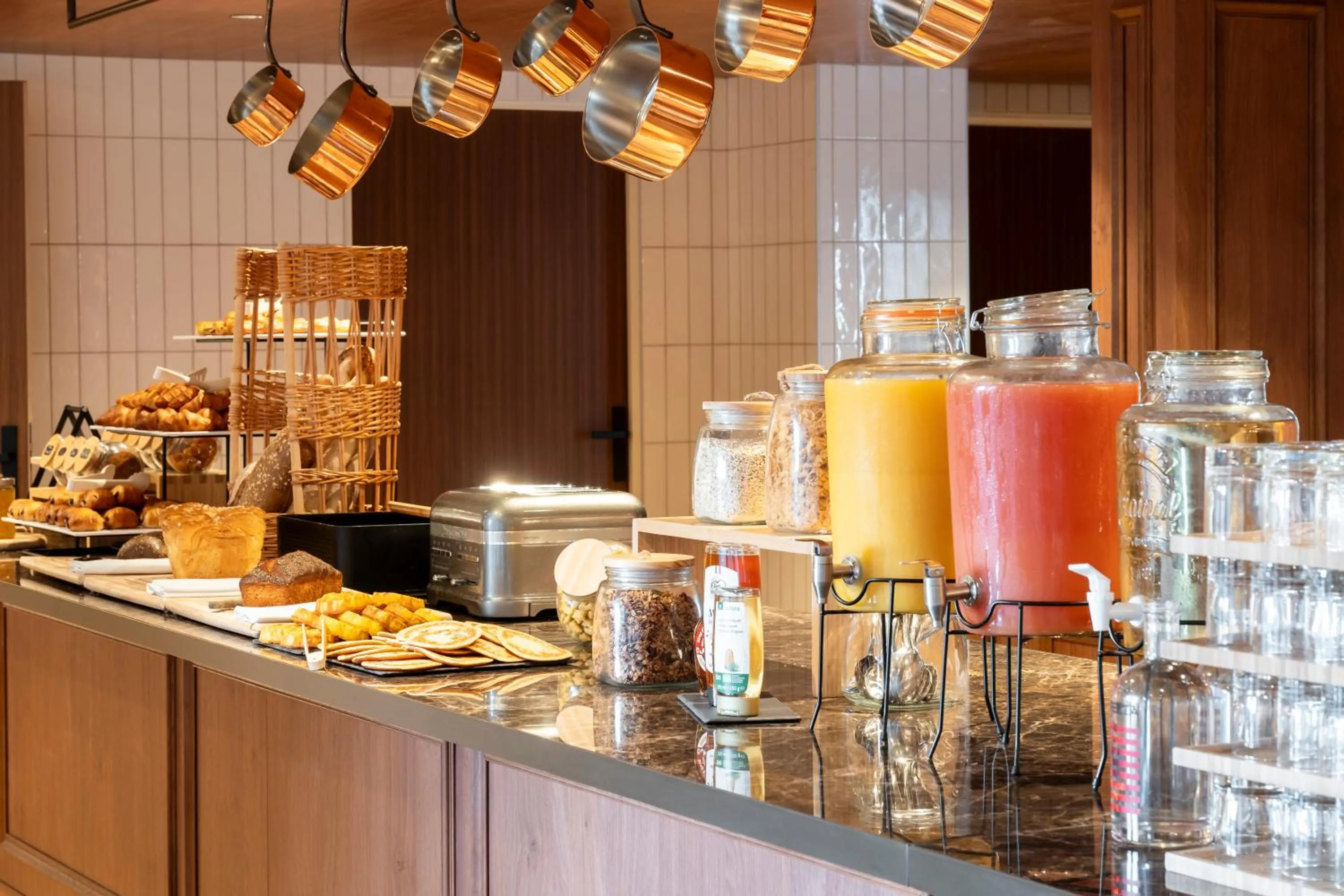 Food in Mercure Rouen Centre Champ de Mars