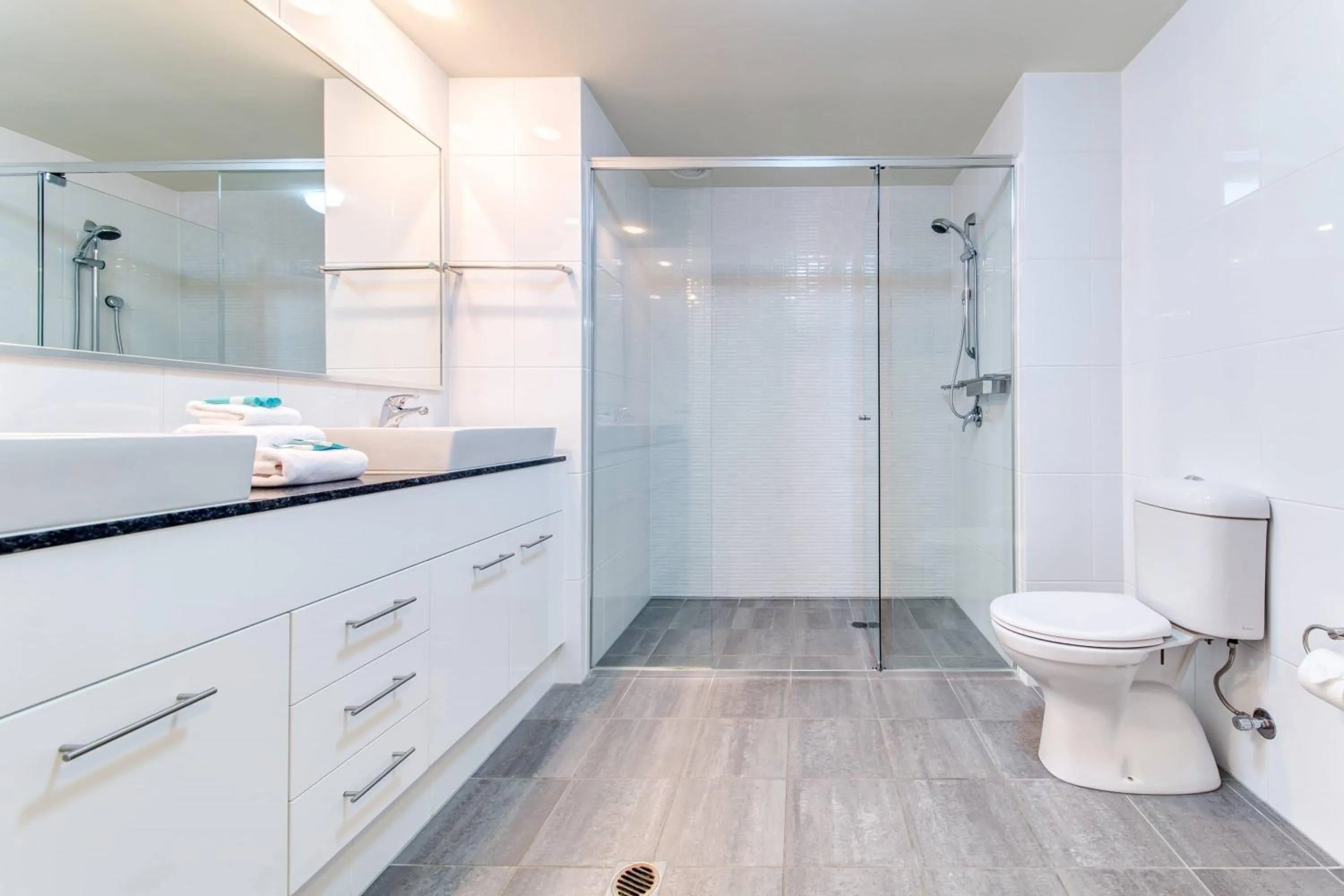 Shower in Pandanus Mooloolaba