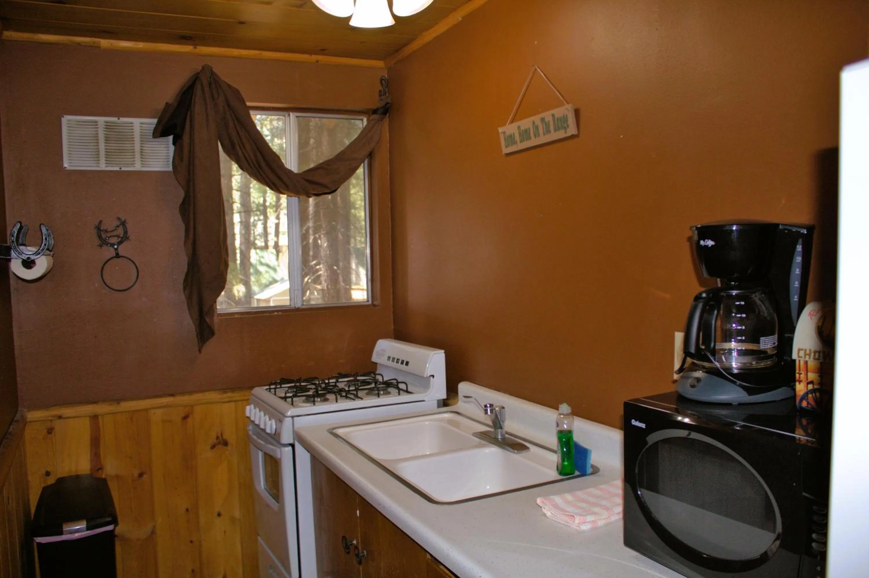 kitchen in Goldmine Lodge