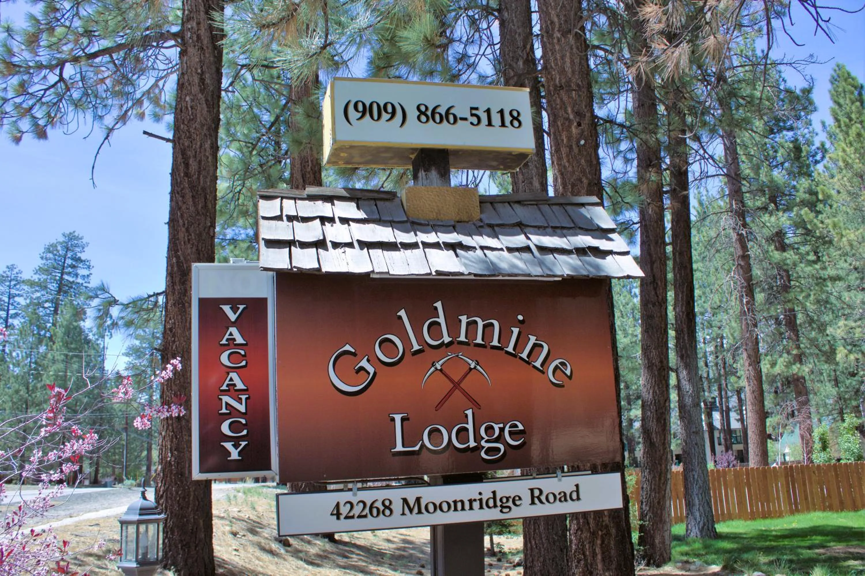 Property logo or sign in Goldmine Lodge