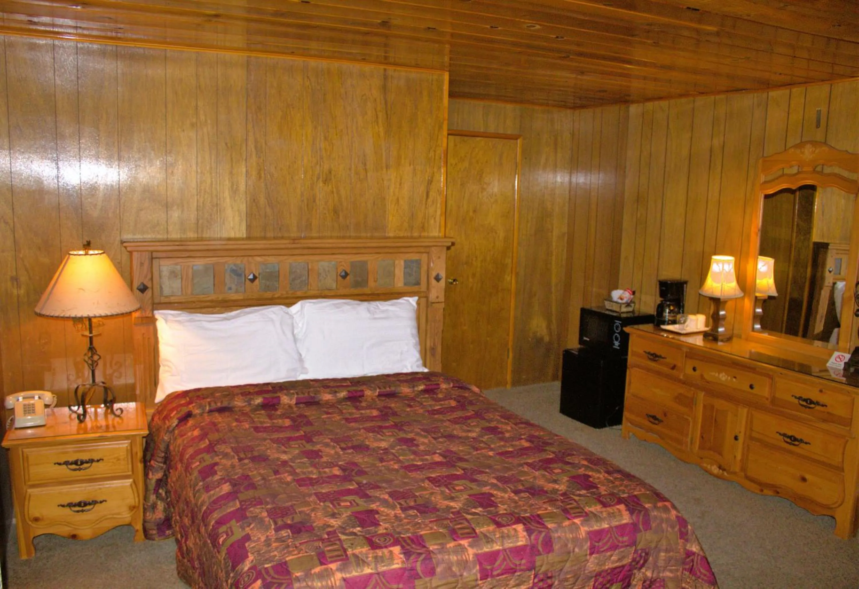 Bed in Goldmine Lodge