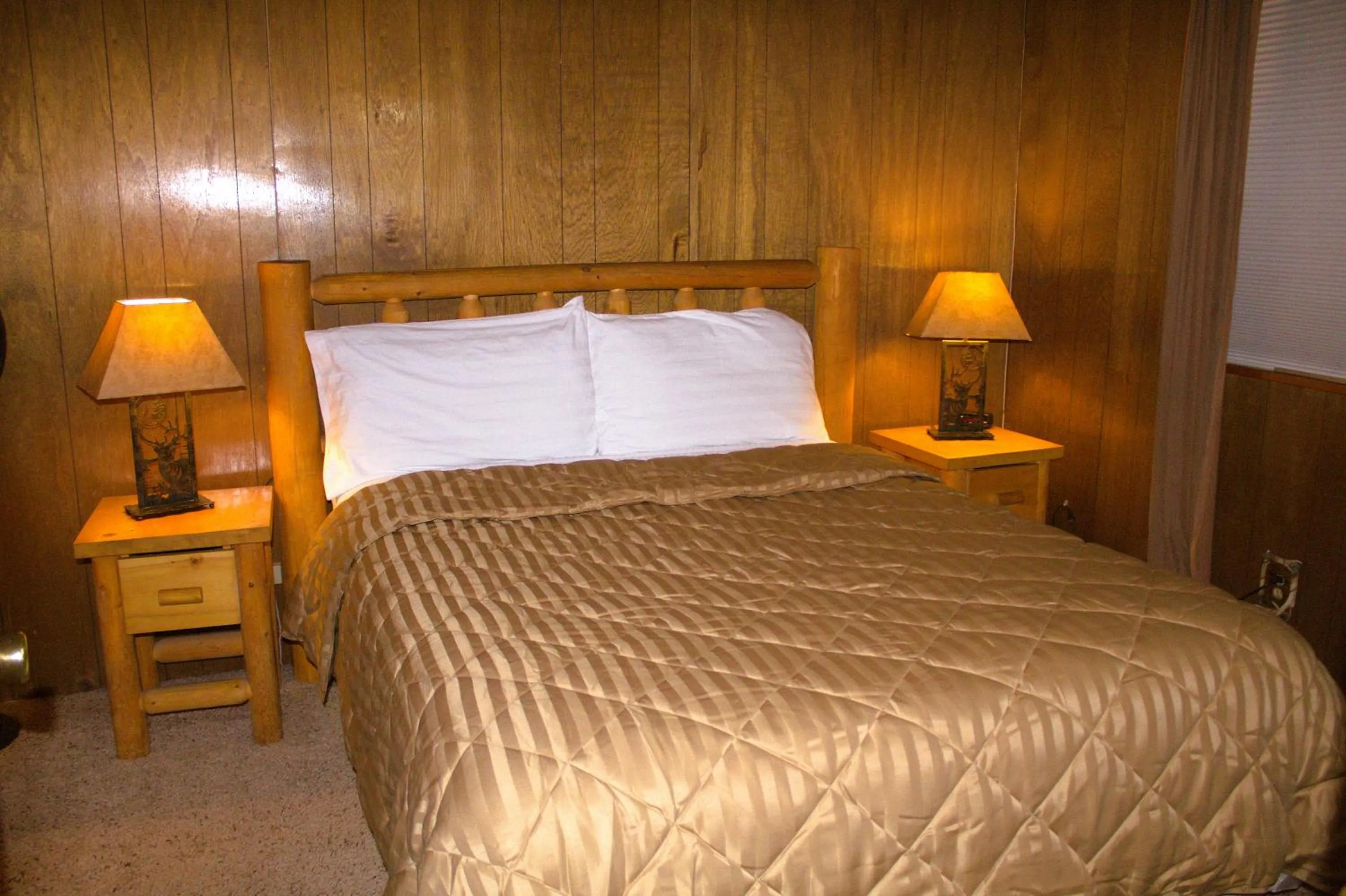 Bed in Goldmine Lodge