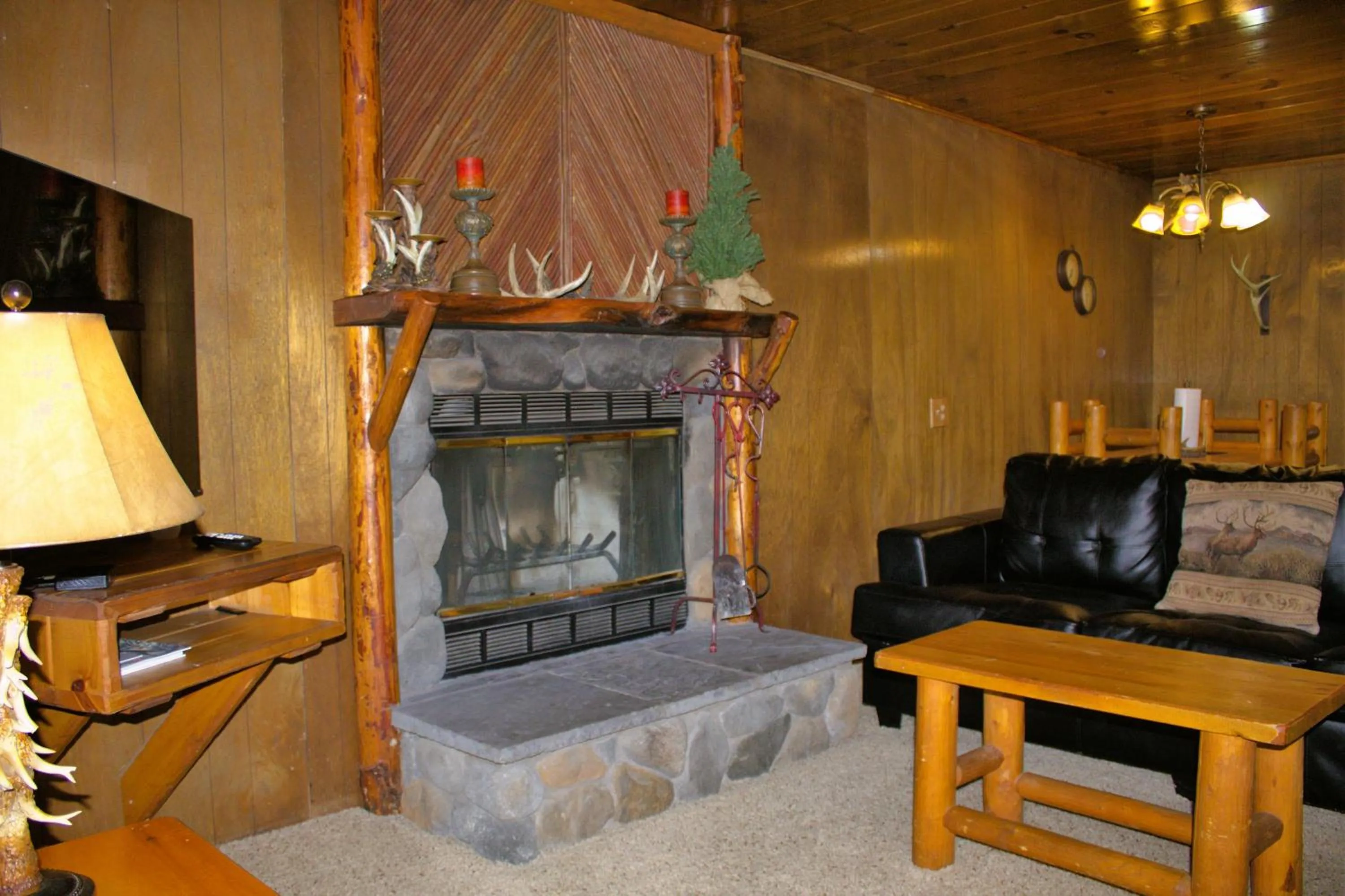 Living room in Goldmine Lodge