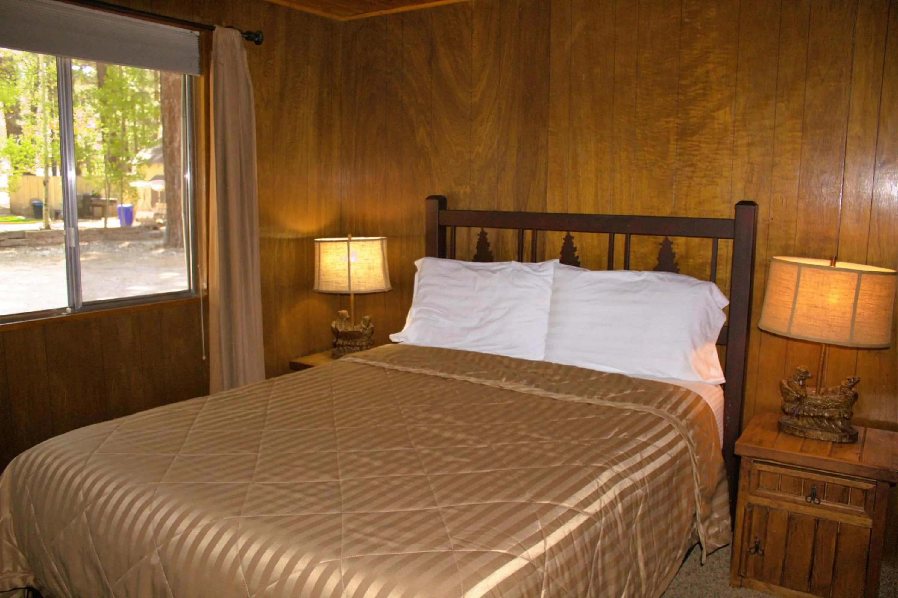 Bed in Goldmine Lodge