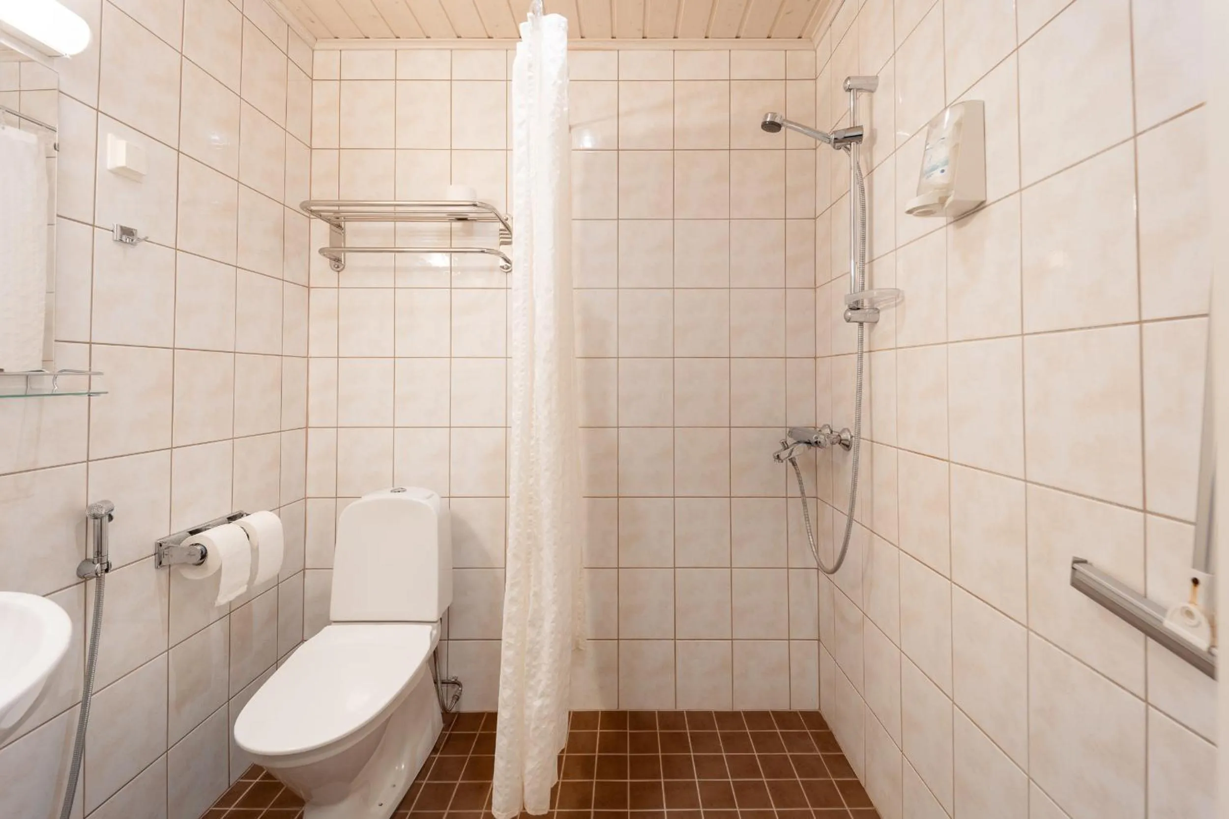 Shower in Hotelli Kotola