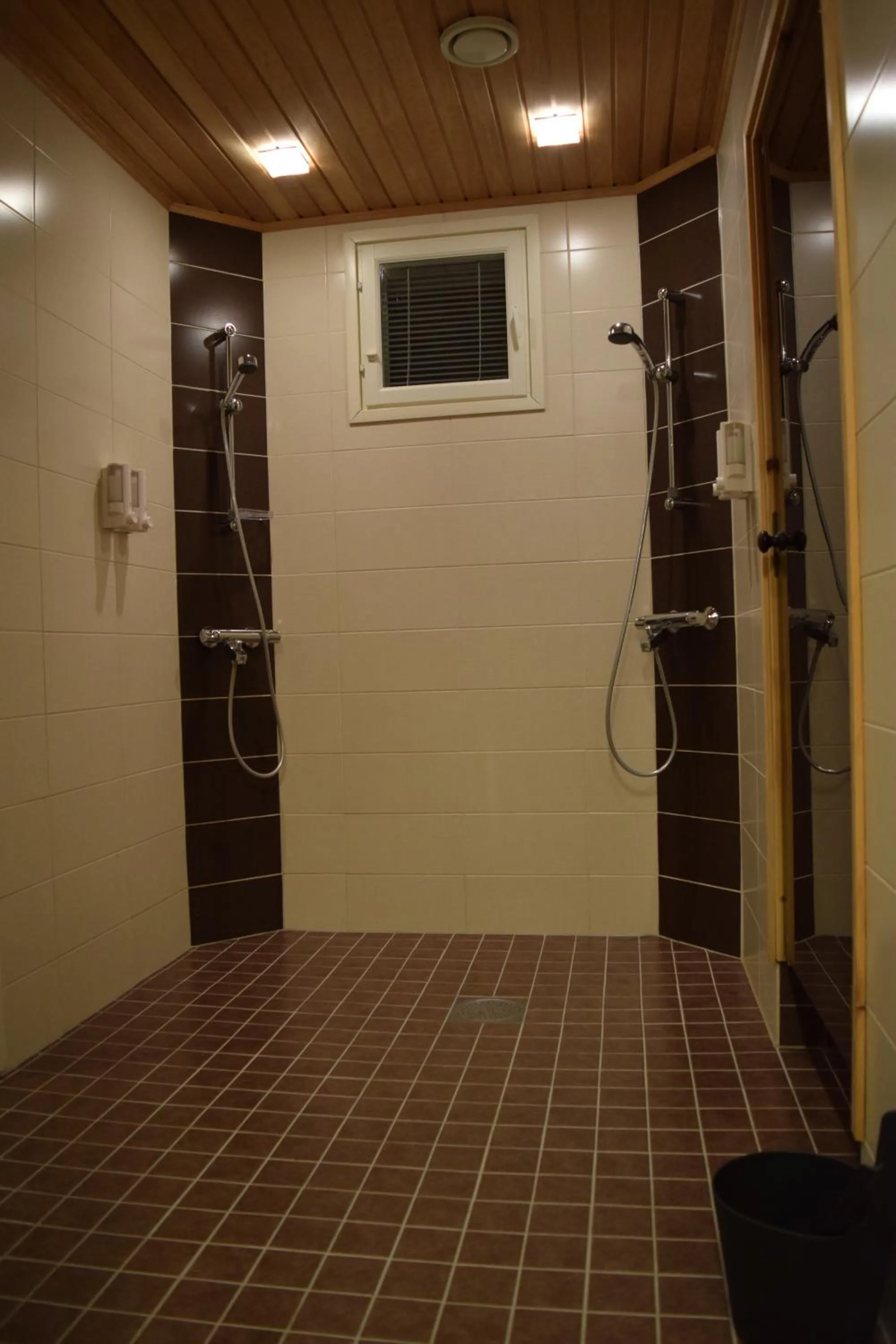 Shower in Hotelli Kotola