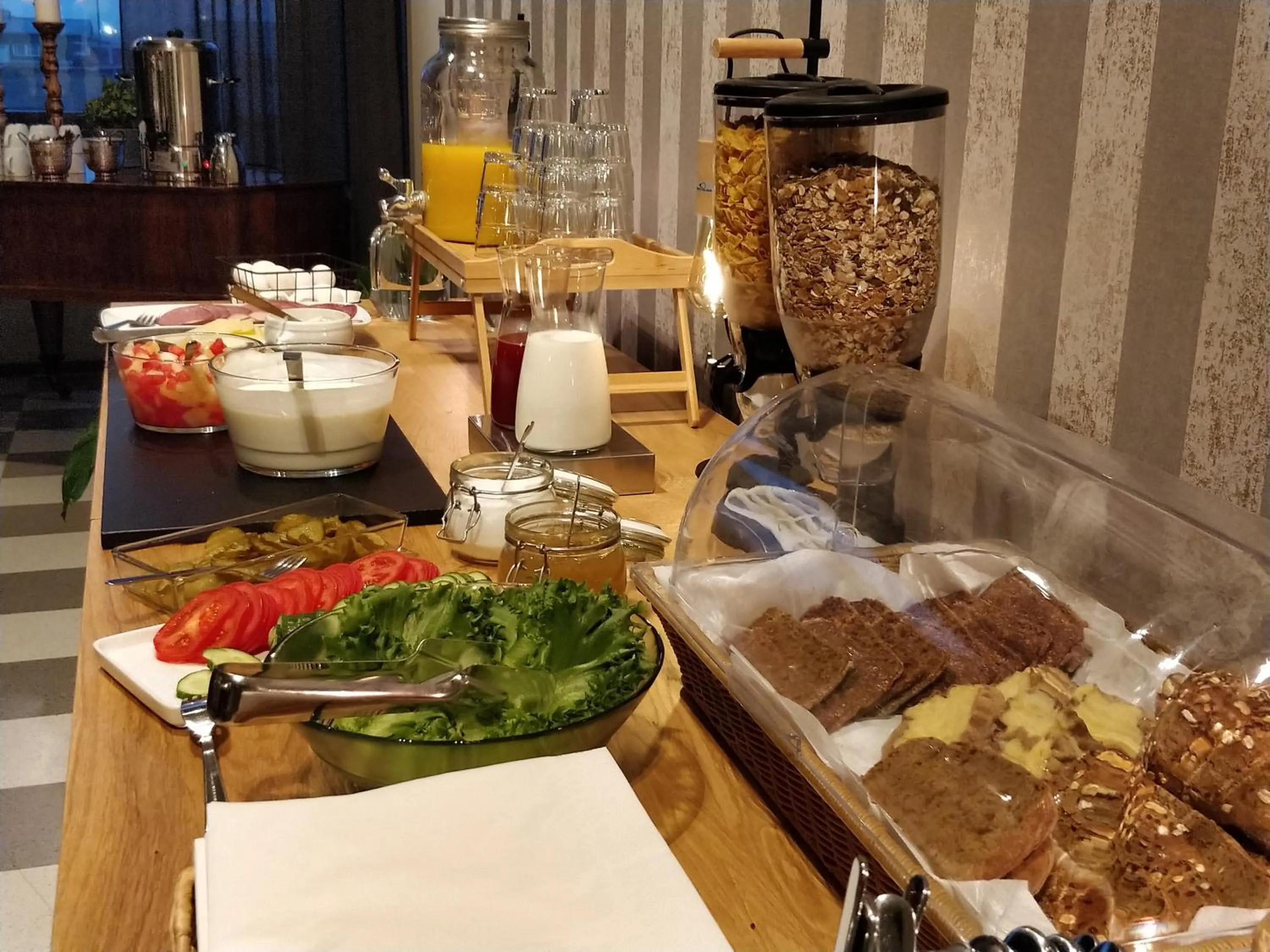 Buffet breakfast in Hotelli Kotola