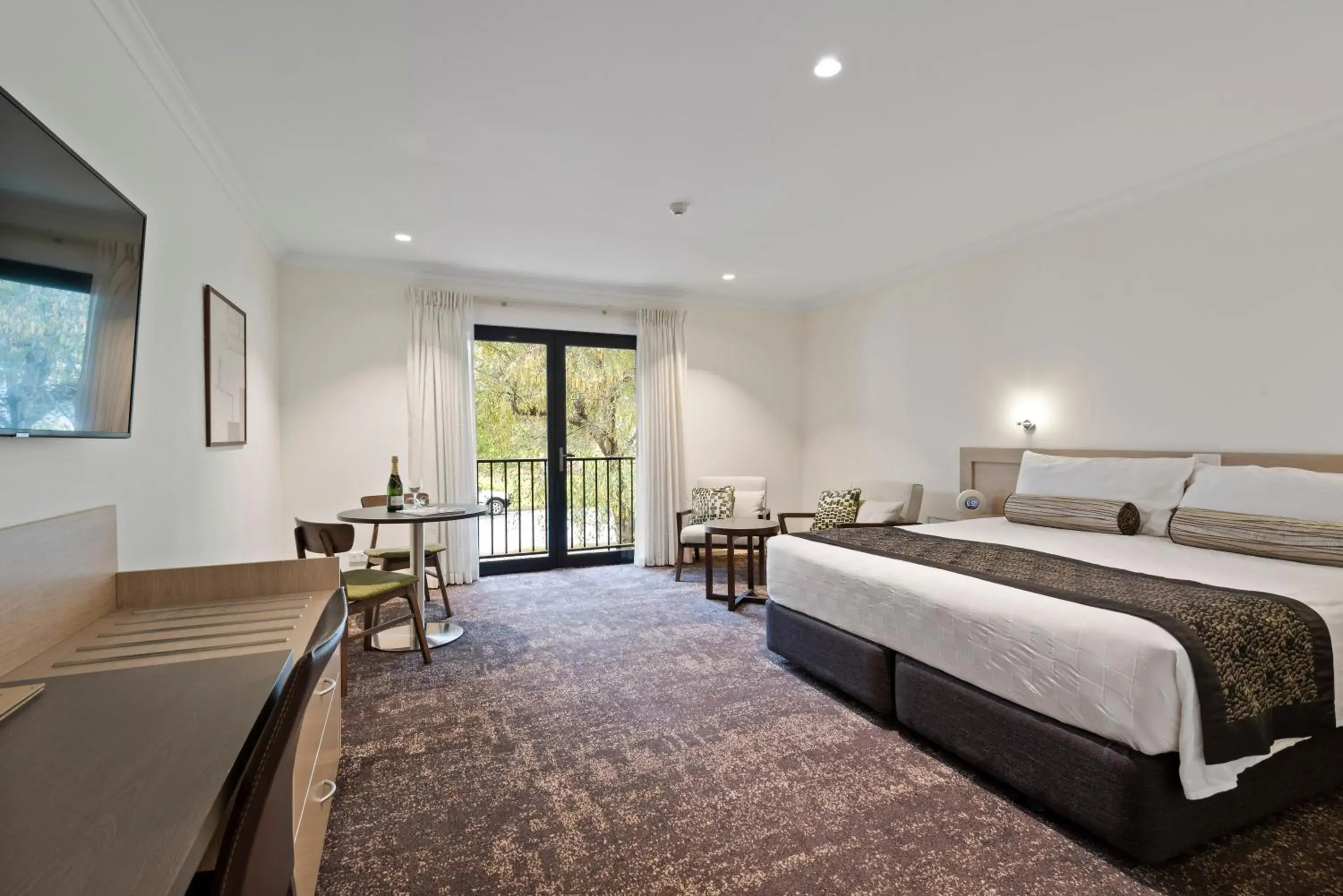 Executive King Room in Springs Mittagong Executive King Room in Springs Mittagong