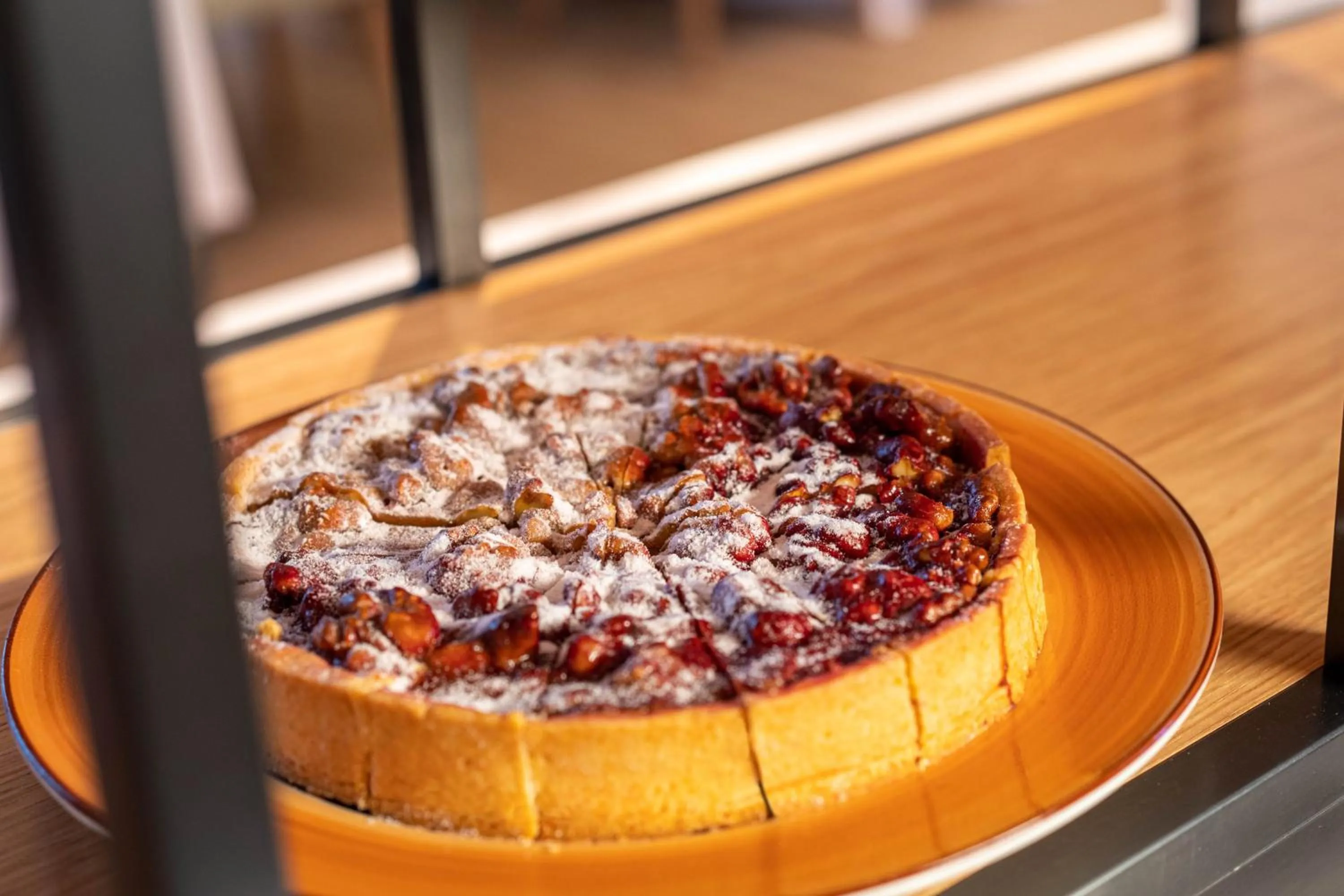 Restaurant/places to eat in Holiday Inn Hangzhou Binjiang