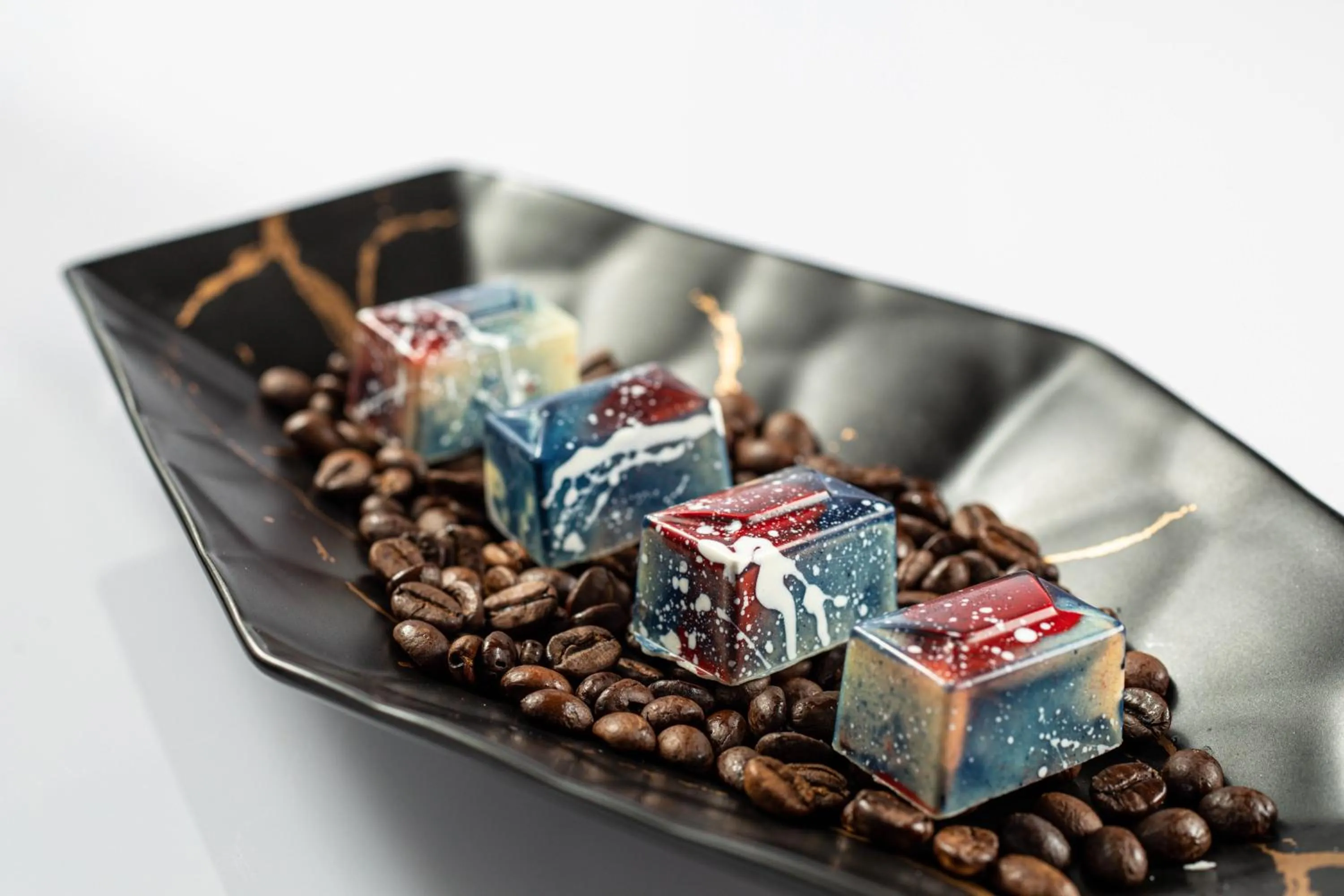 Lounge or bar, Food in Holiday Inn Hangzhou Binjiang