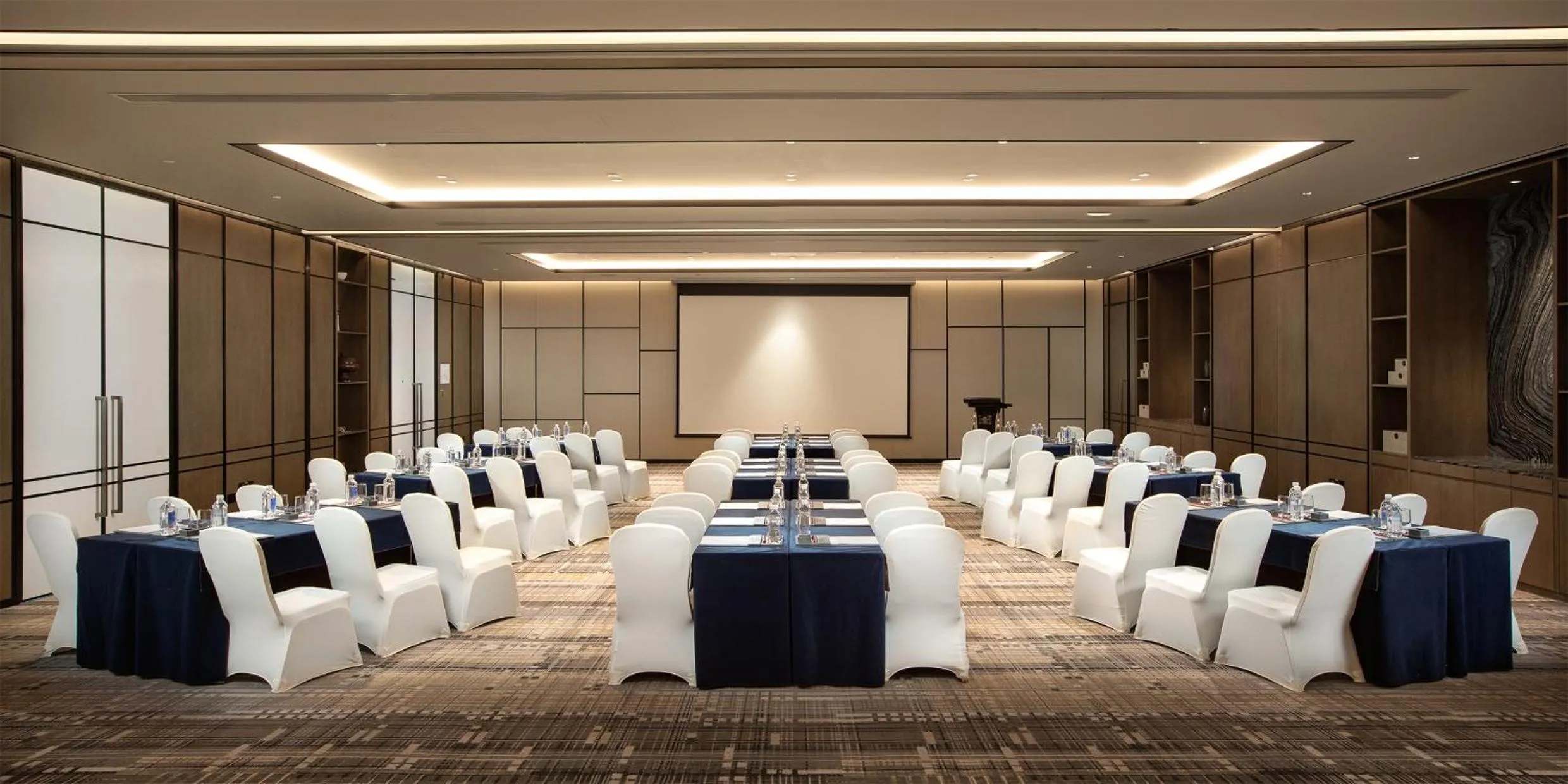 Meeting/conference room in Crowne Plaza Wuzhen by IHG