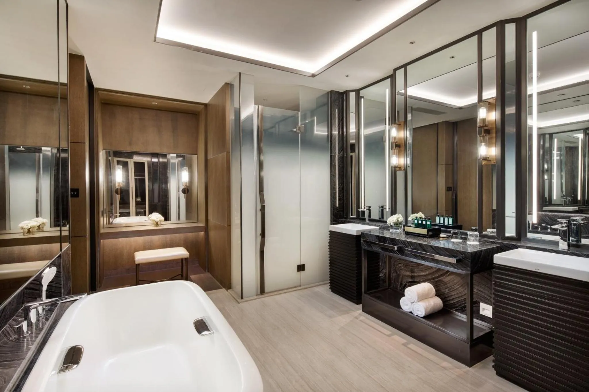 Bedroom in Crowne Plaza Wuzhen by IHG