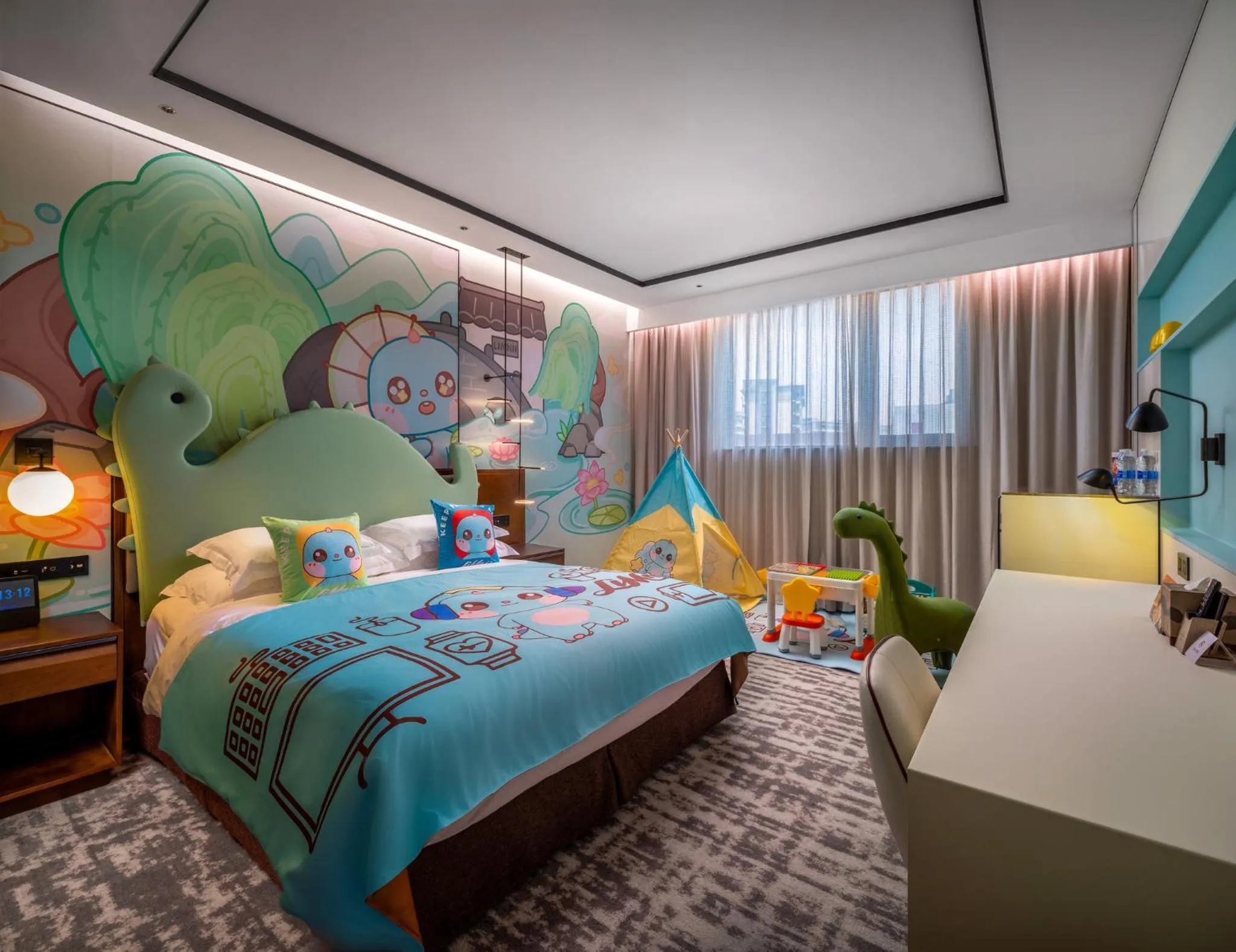 Photo of the whole room, Bed in Crowne Plaza Wuzhen by IHG