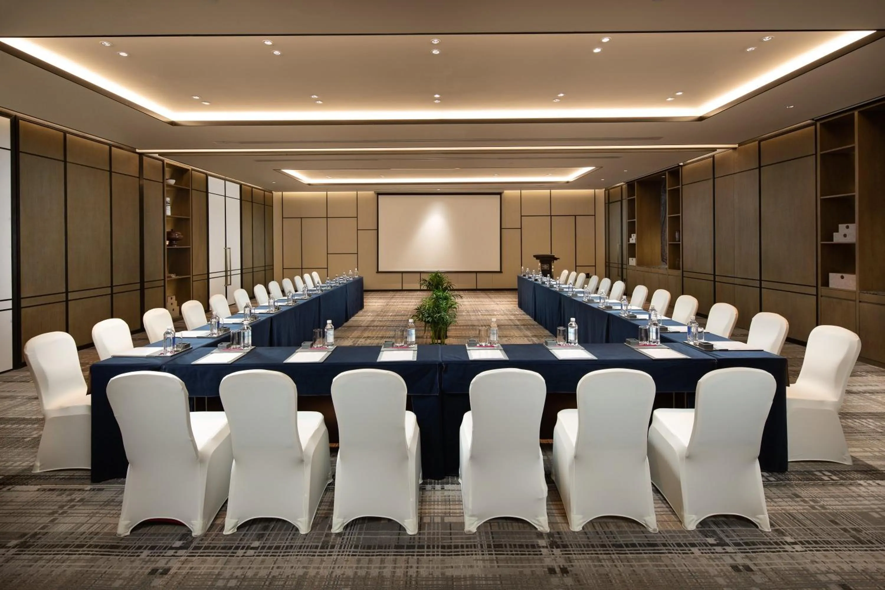 Meeting/conference room in Crowne Plaza Wuzhen by IHG