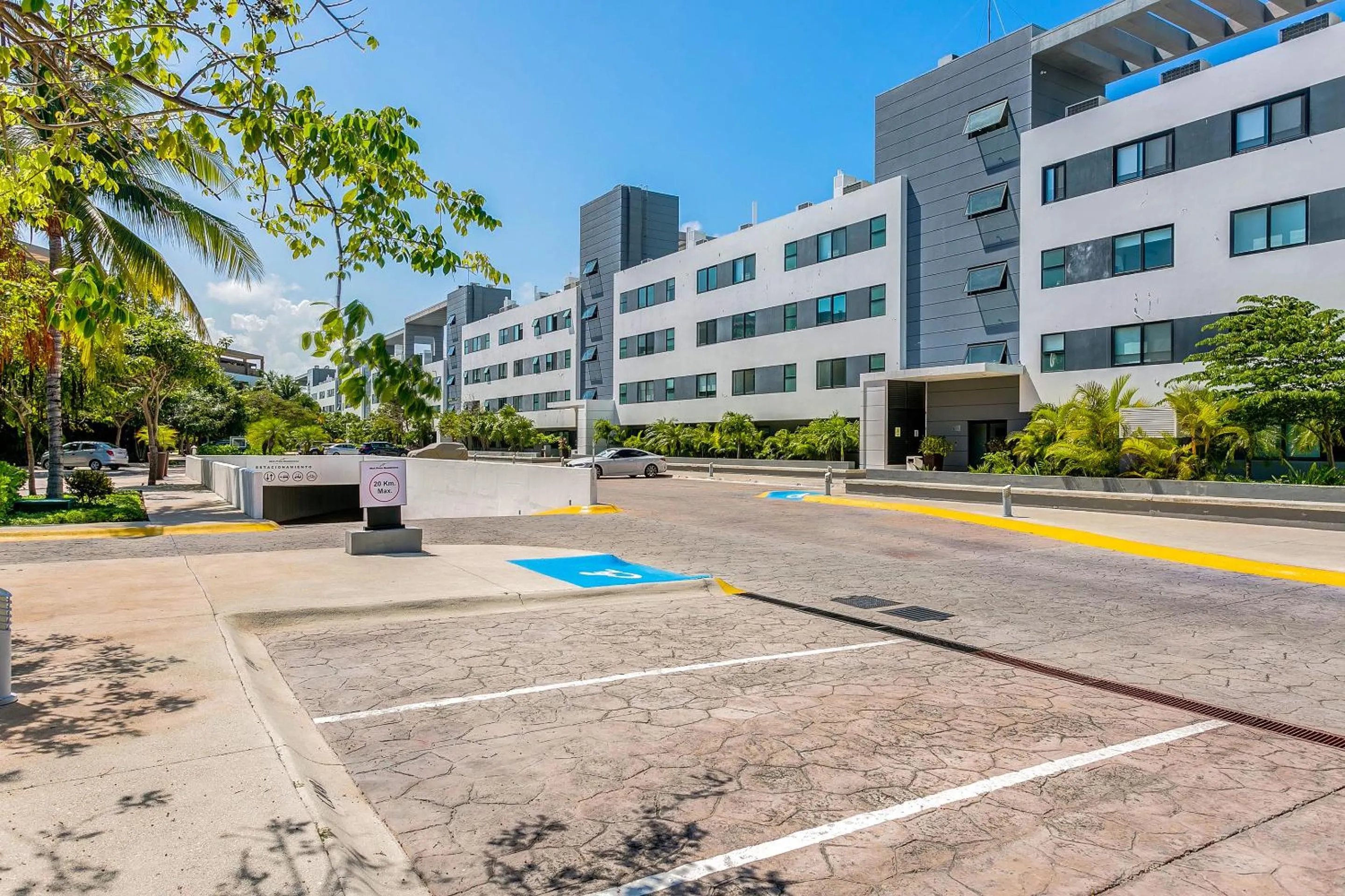 Parking in Golfers' Paradise at Nick Price Residences!