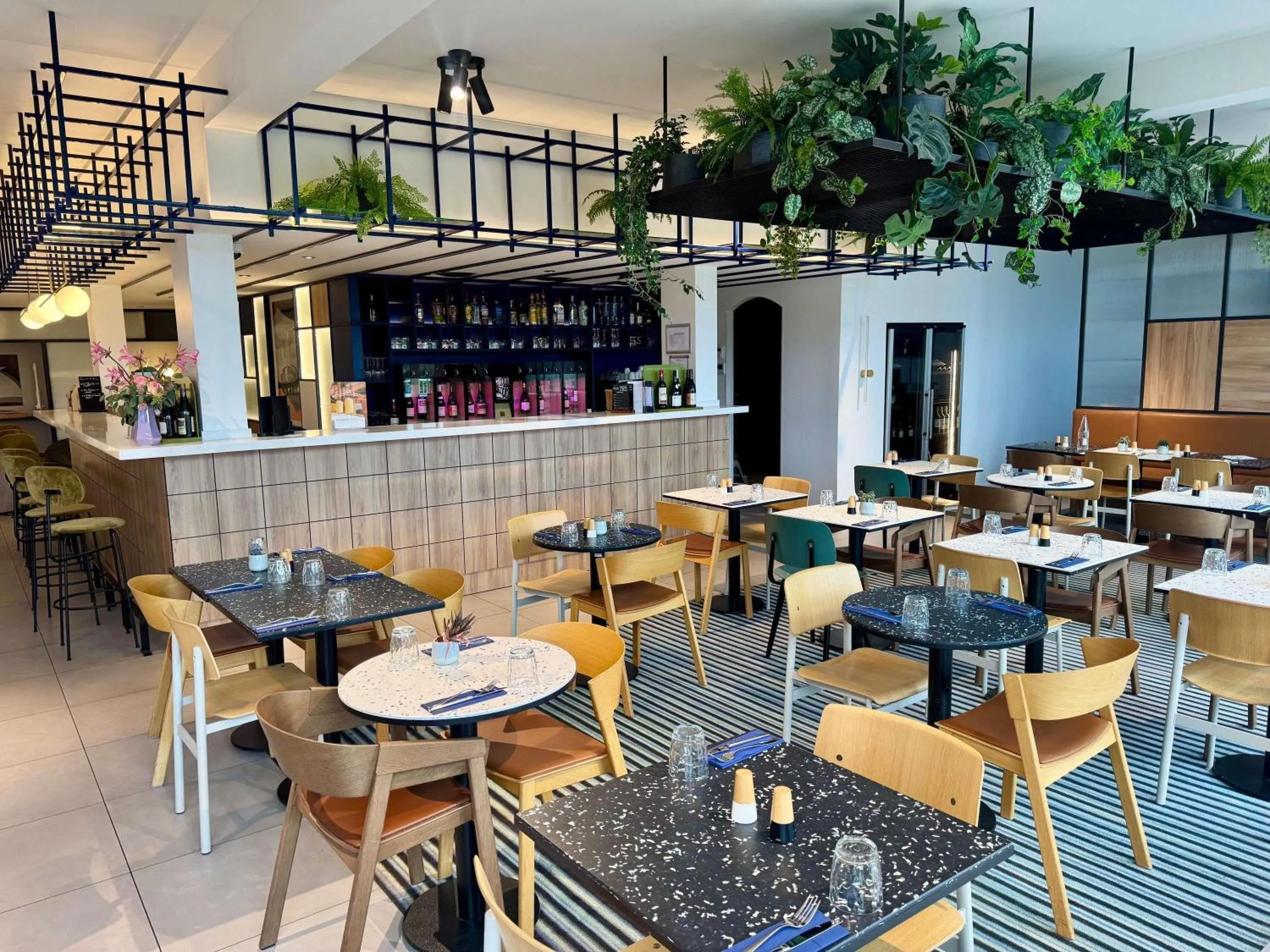 Property building in Mercure Rouen Val de Reuil