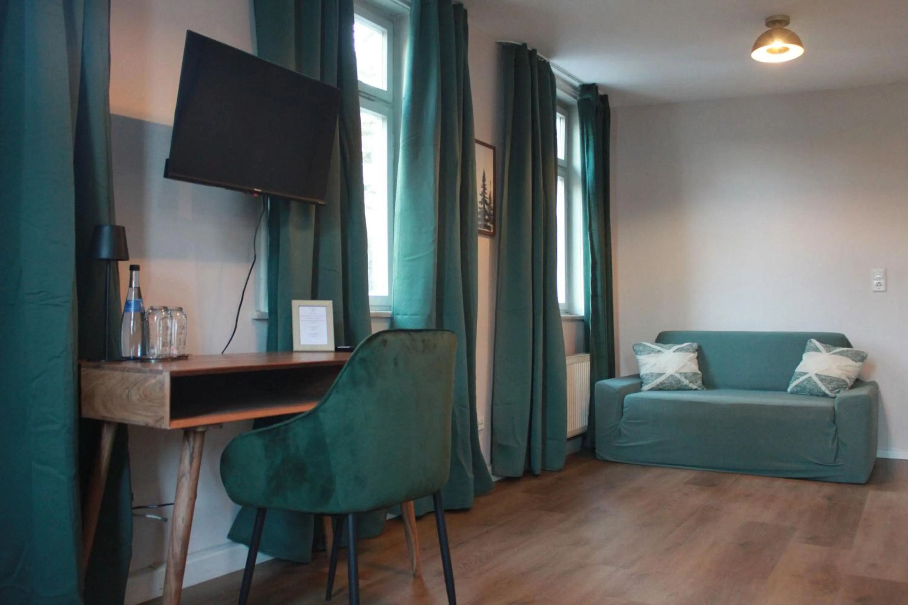 Bedroom, Bed in HOTEL ALTES THEATER Heilbronn