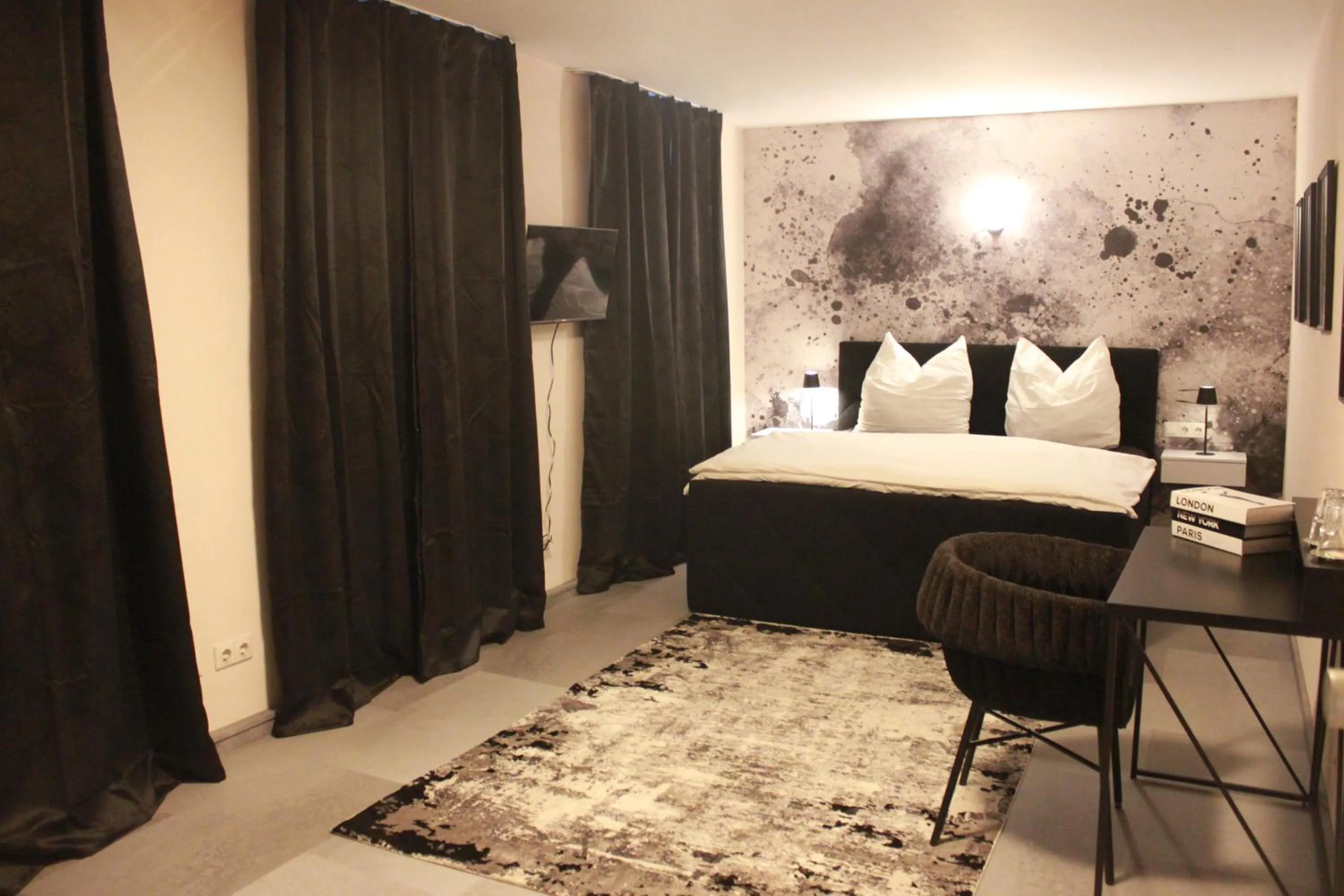 Bedroom, Bed in HOTEL ALTES THEATER Heilbronn