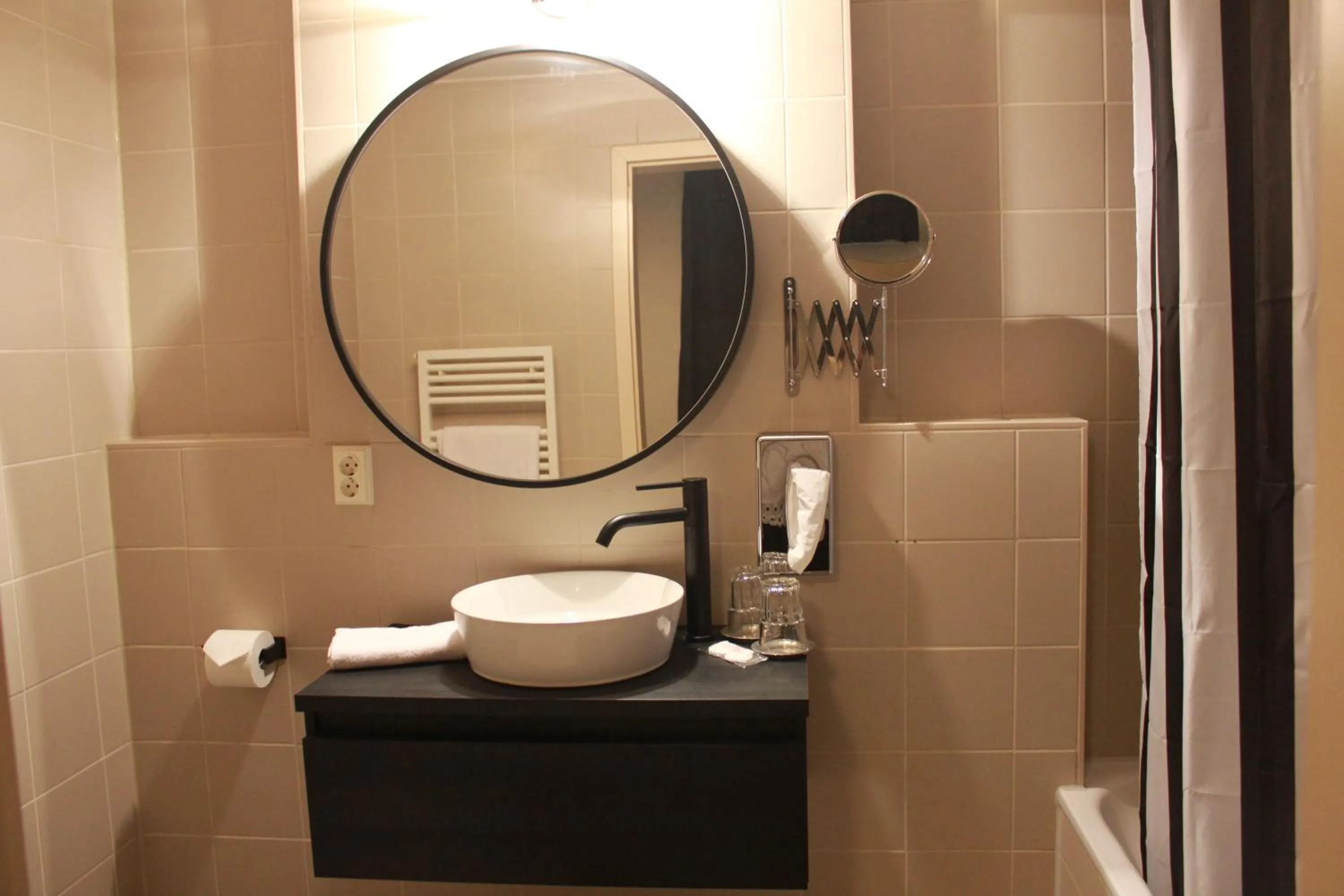 Bathroom in HOTEL ALTES THEATER Heilbronn