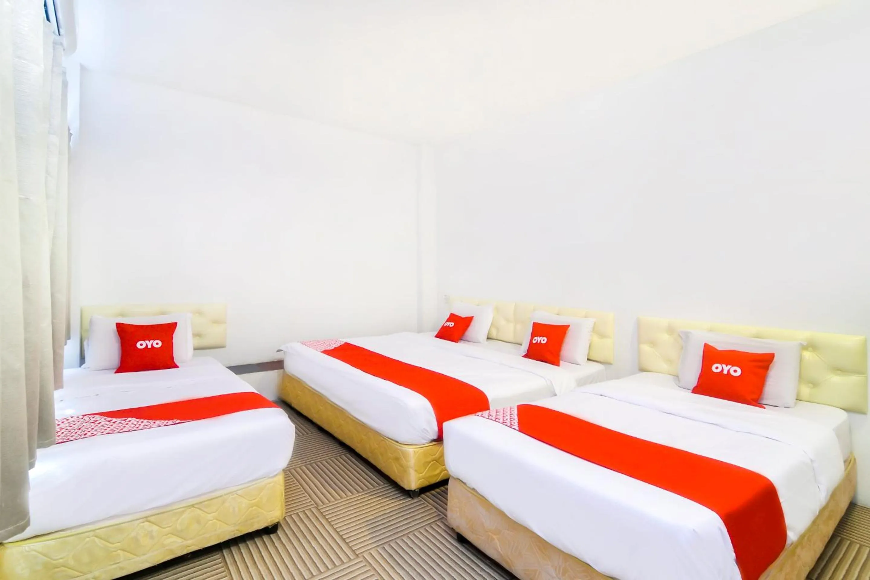 Bedroom in OYO 44017 L & C Premium Stay