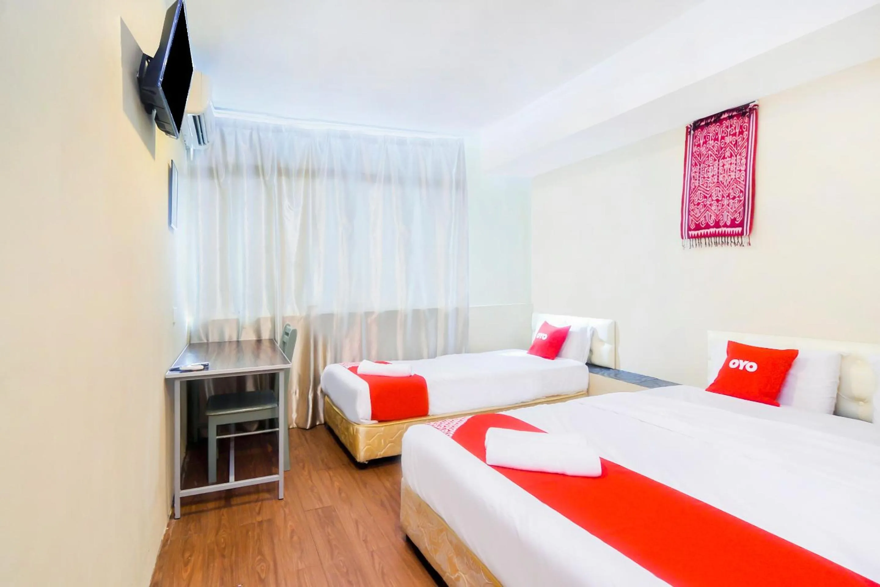 Bedroom in OYO 44017 L & C Premium Stay