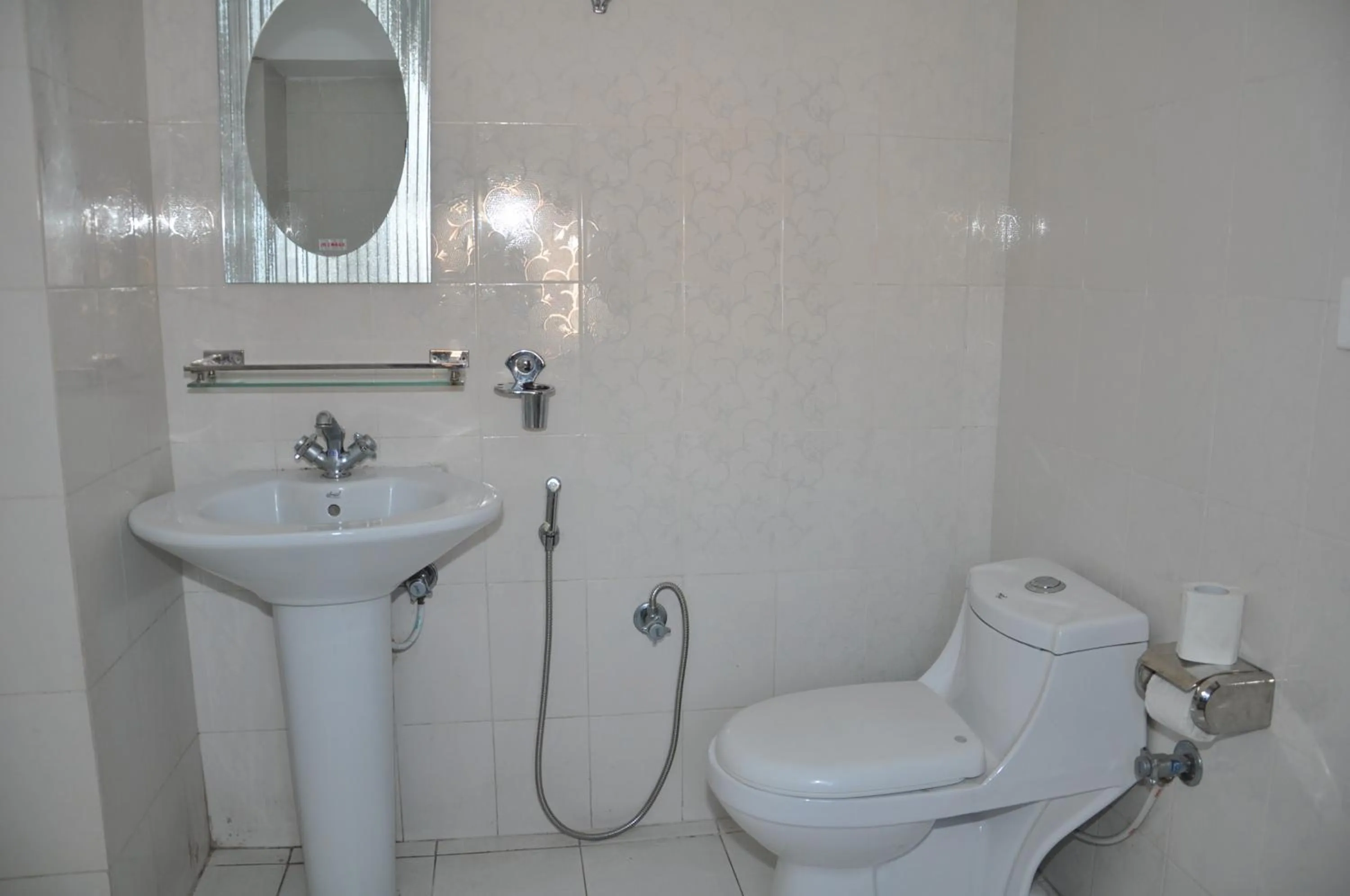 Bathroom in Sunny Guest House and Cafe