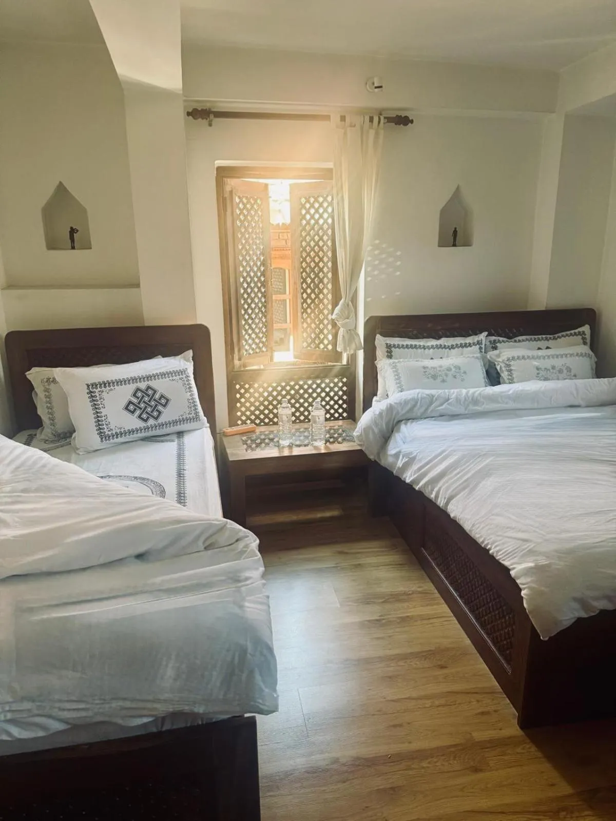 Bed in Sunny Guest House and Cafe