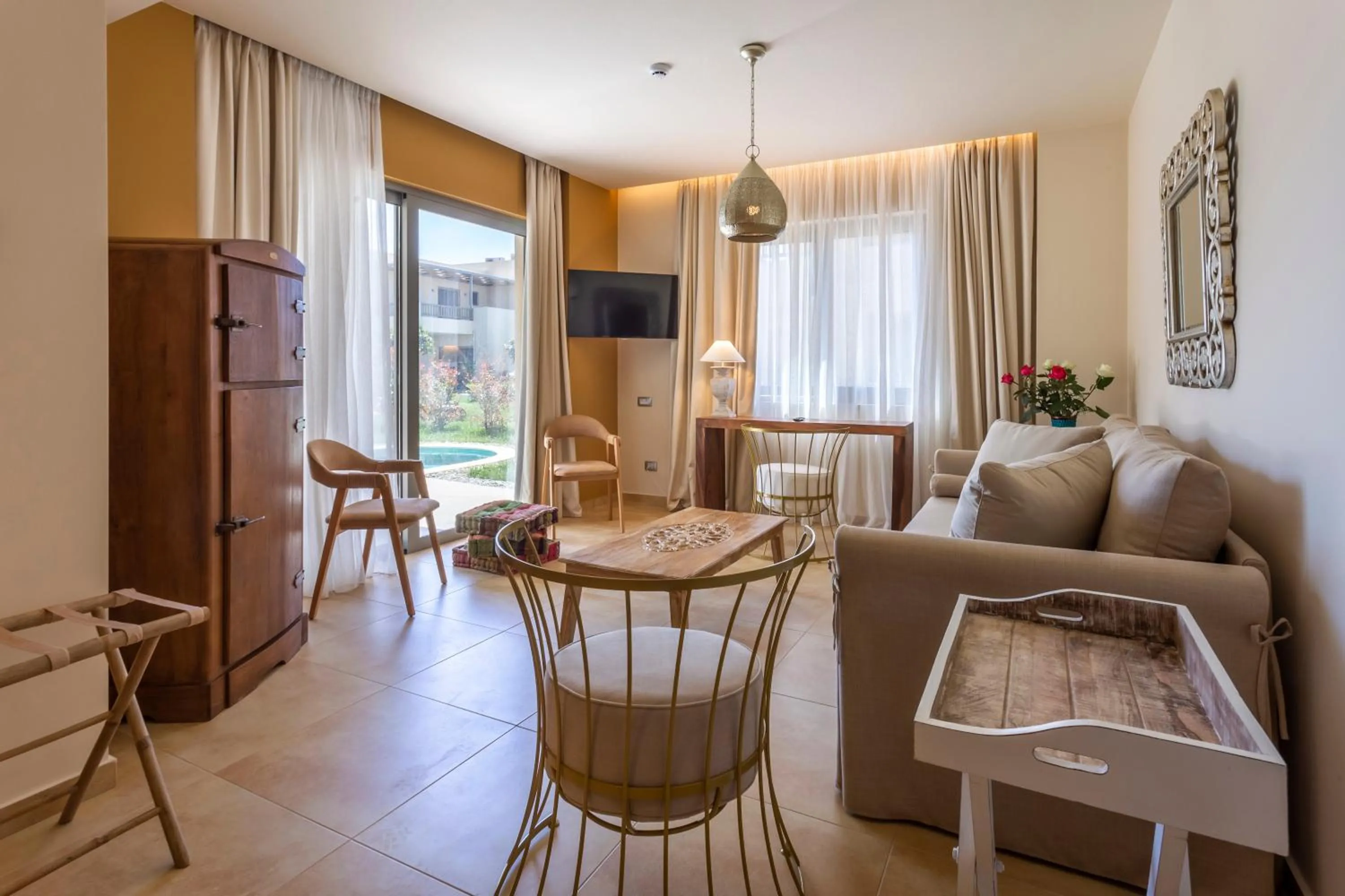 Living room in Elysian Luxury Hotel and Spa