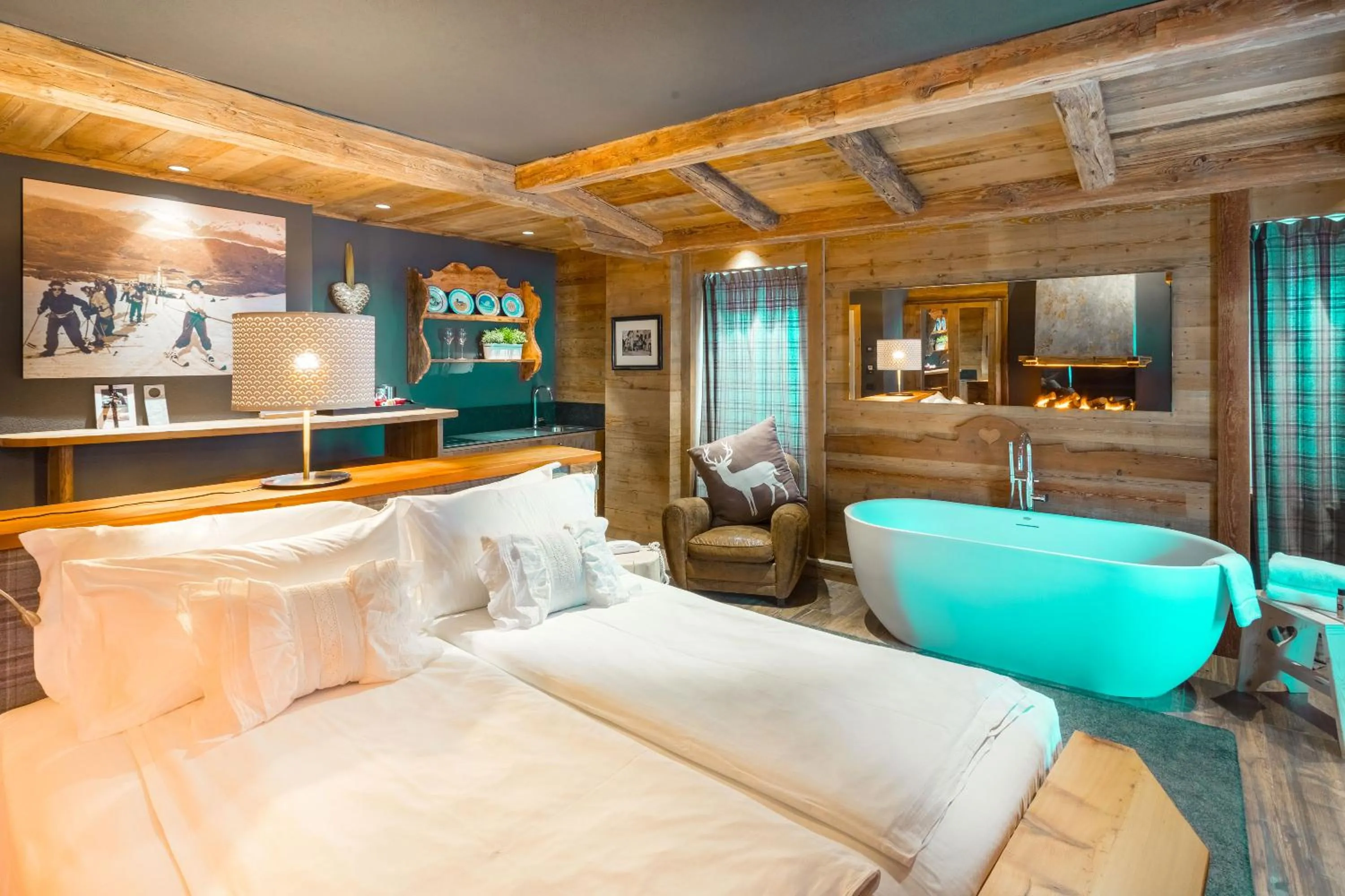 Bed in John Luxury Suites