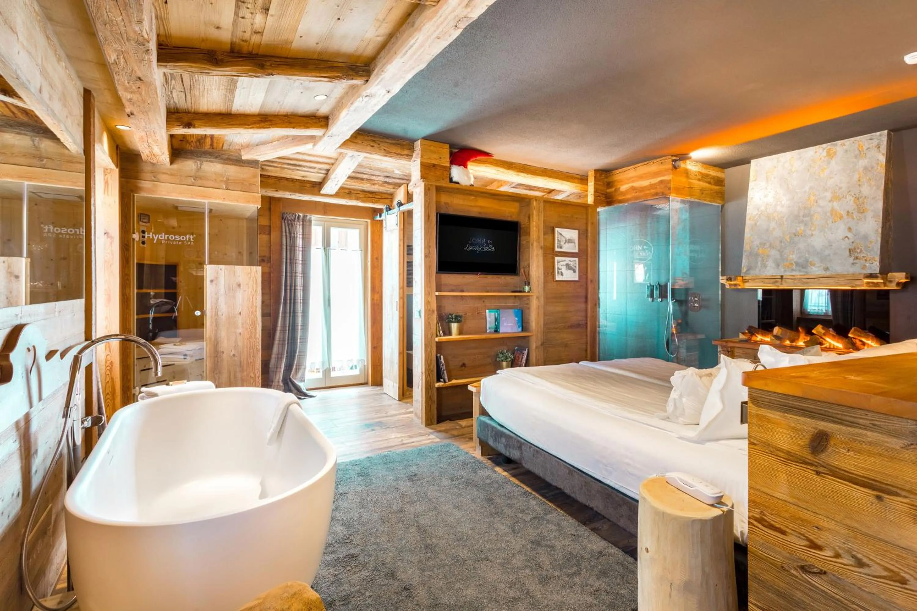 Bath, Bed in John Luxury Suites