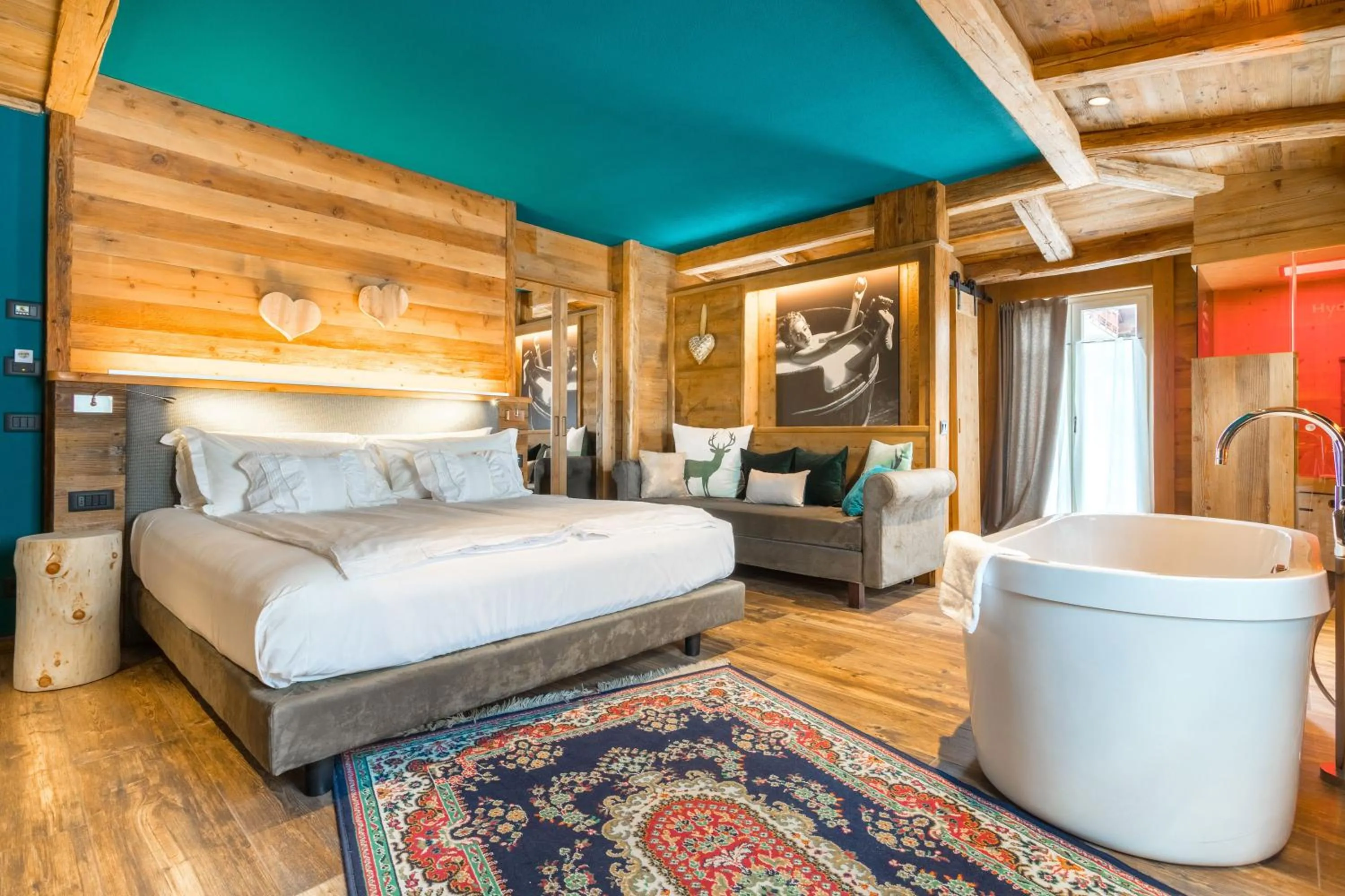 Bed in John Luxury Suites