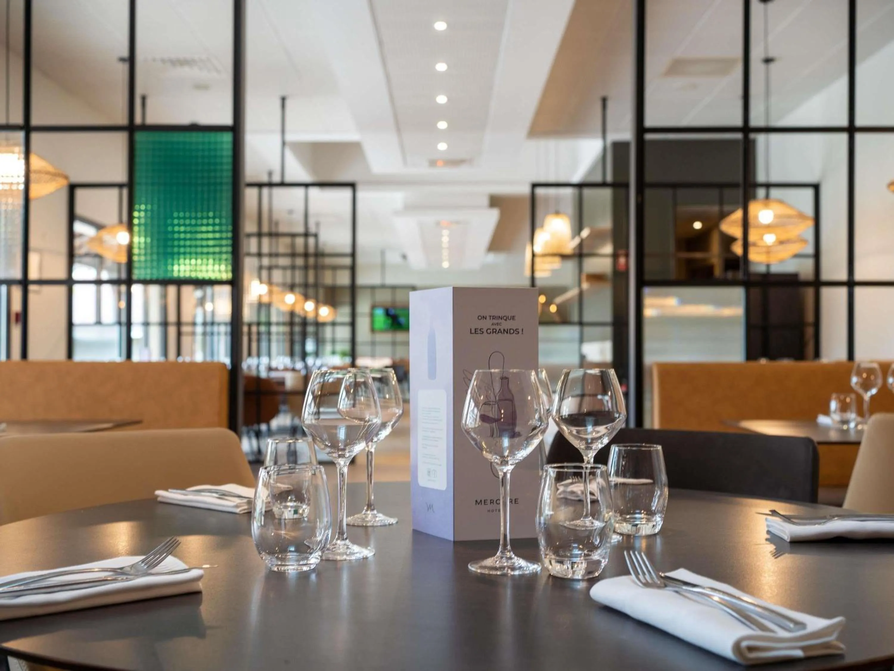 Restaurant/places to eat in Mercure Auxerre Autoroute du Soleil