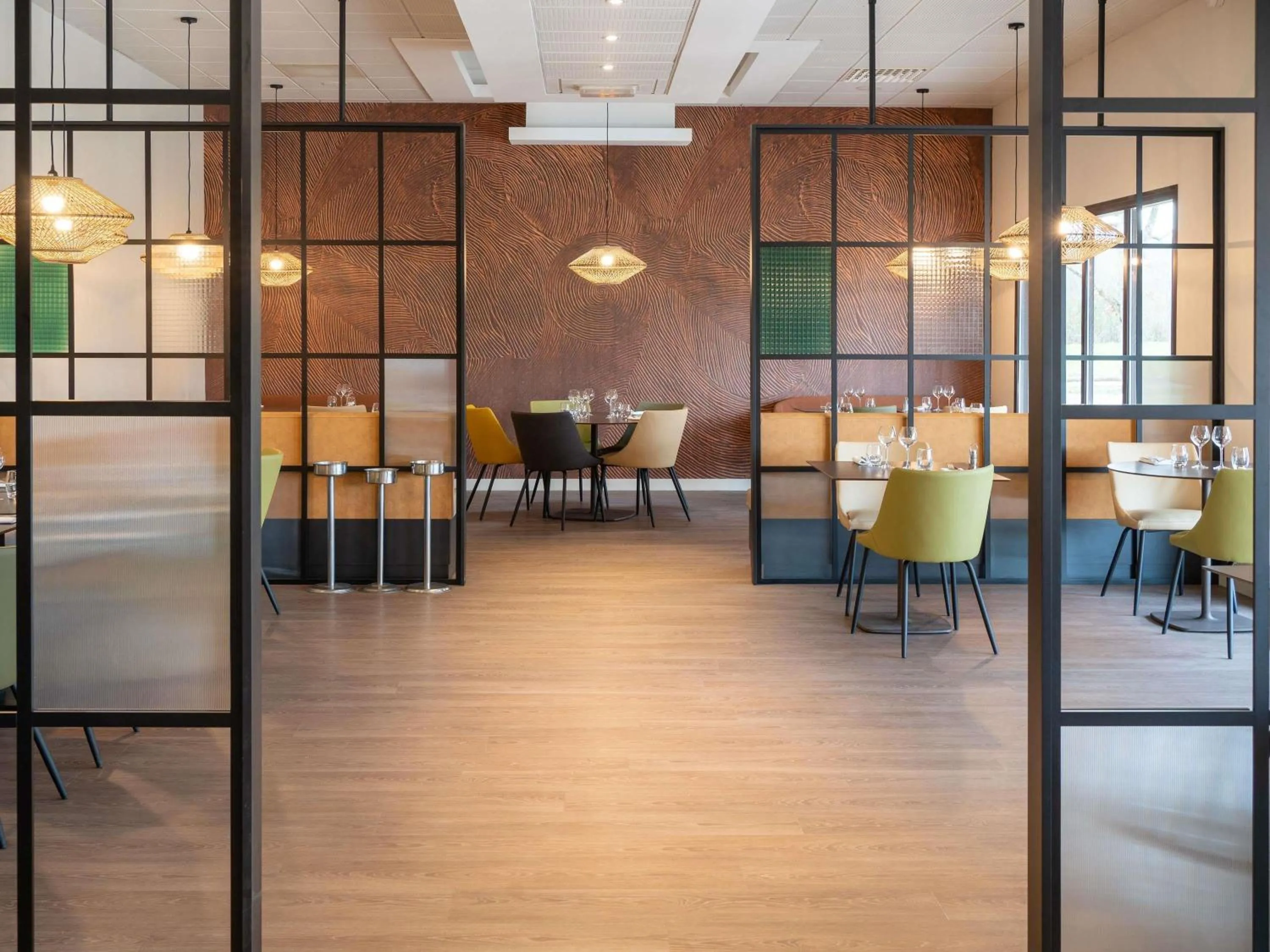 Property building in Mercure Auxerre Autoroute du Soleil