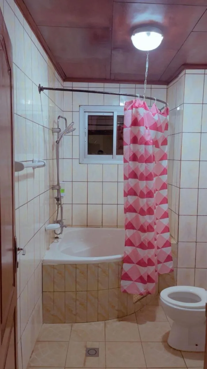 Bathroom in Résidences hôtelières Micheline et Emile BASTOS