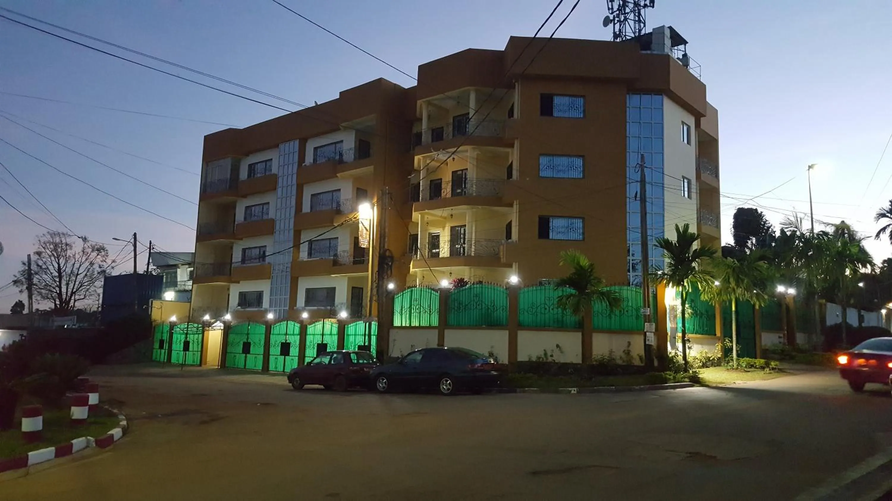 Property building in Résidences hôtelières Micheline et Emile BASTOS