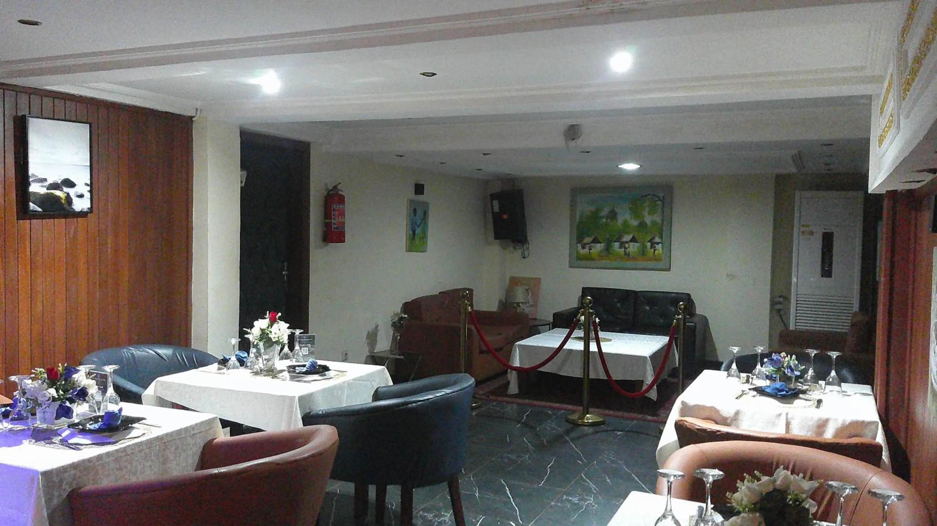 Restaurant/places to eat in Résidences hôtelières Micheline et Emile BASTOS