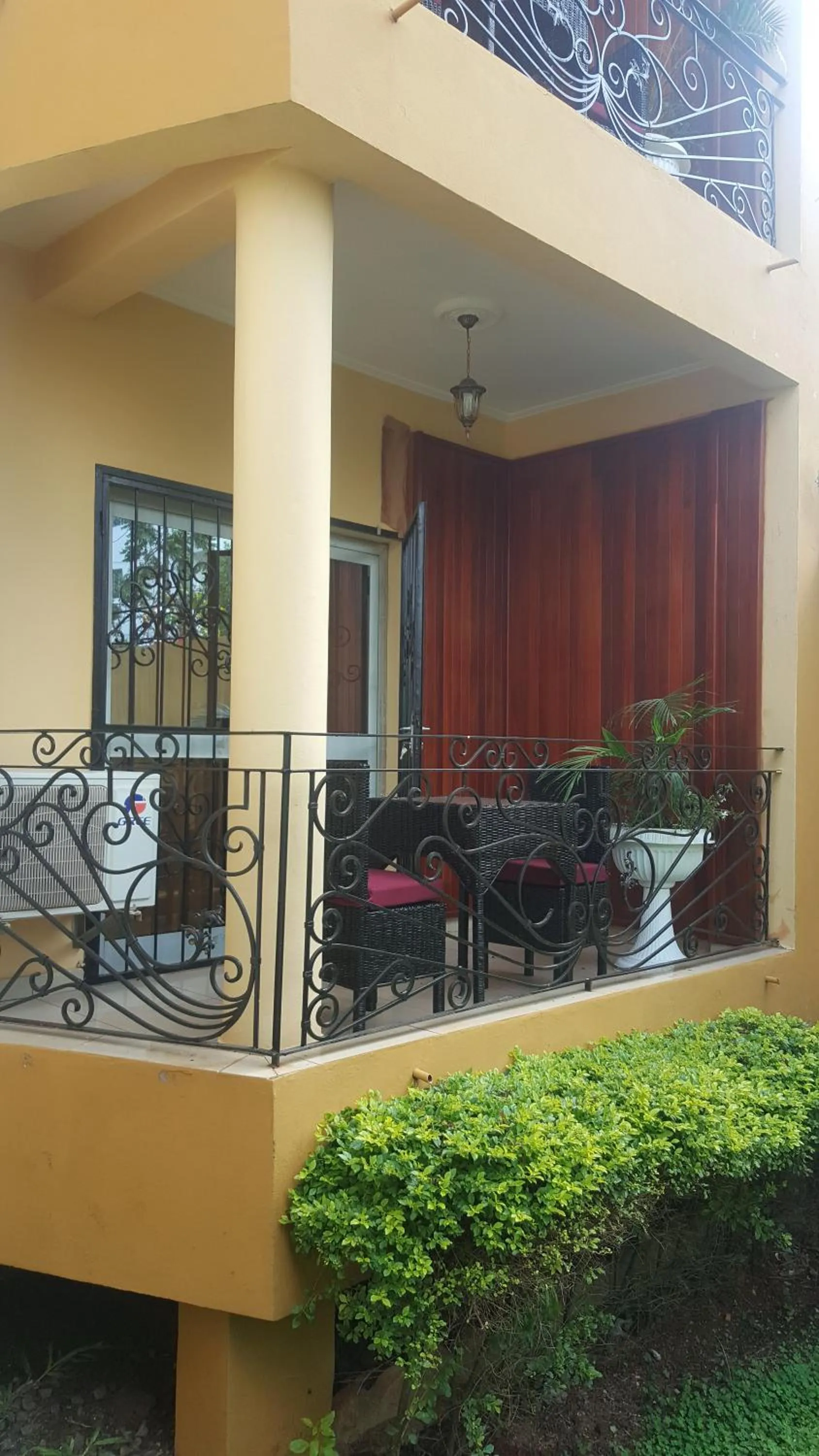 Patio in Résidences hôtelières Micheline et Emile BASTOS