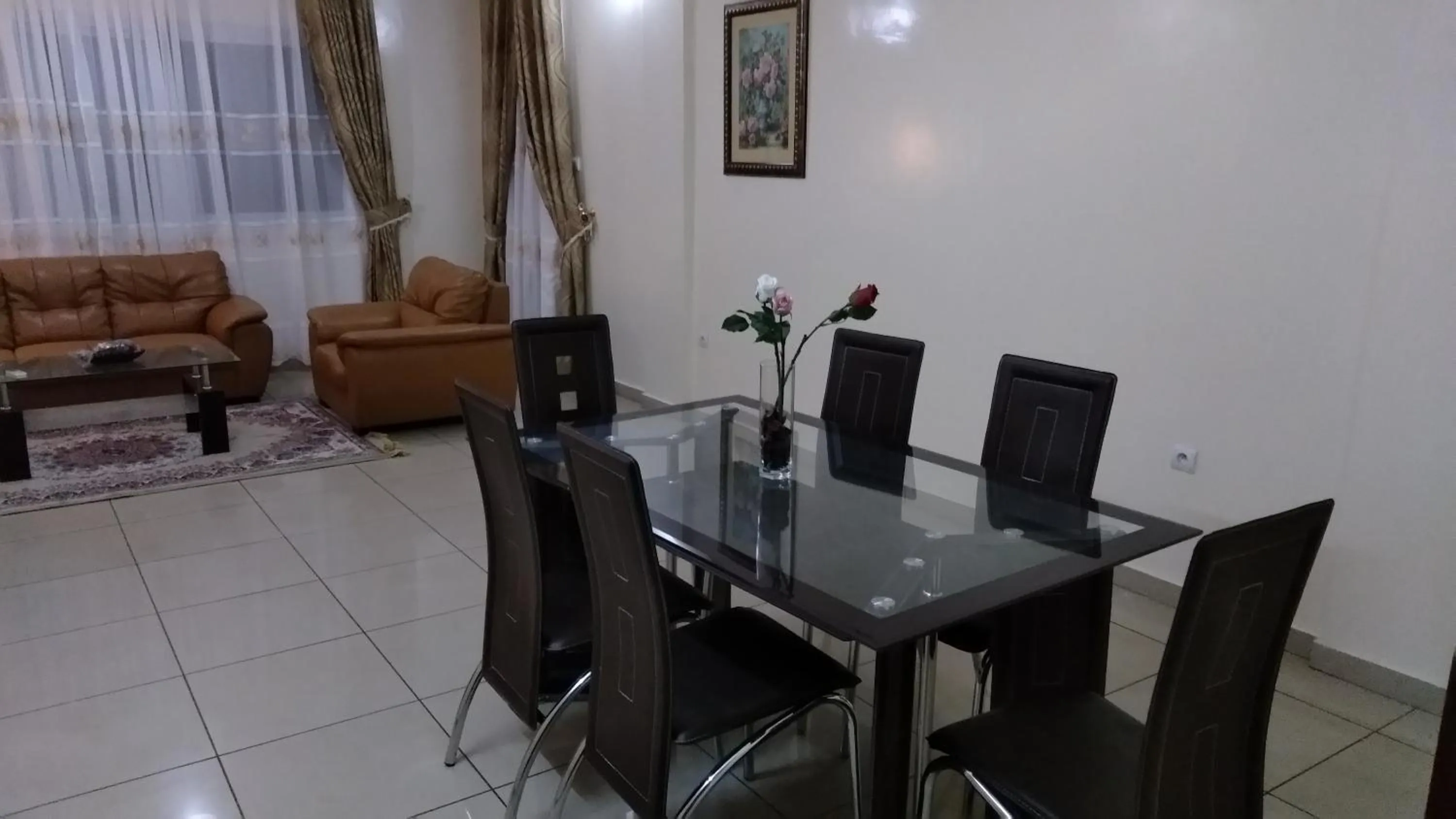 Dining area in Résidences hôtelières Micheline et Emile BASTOS