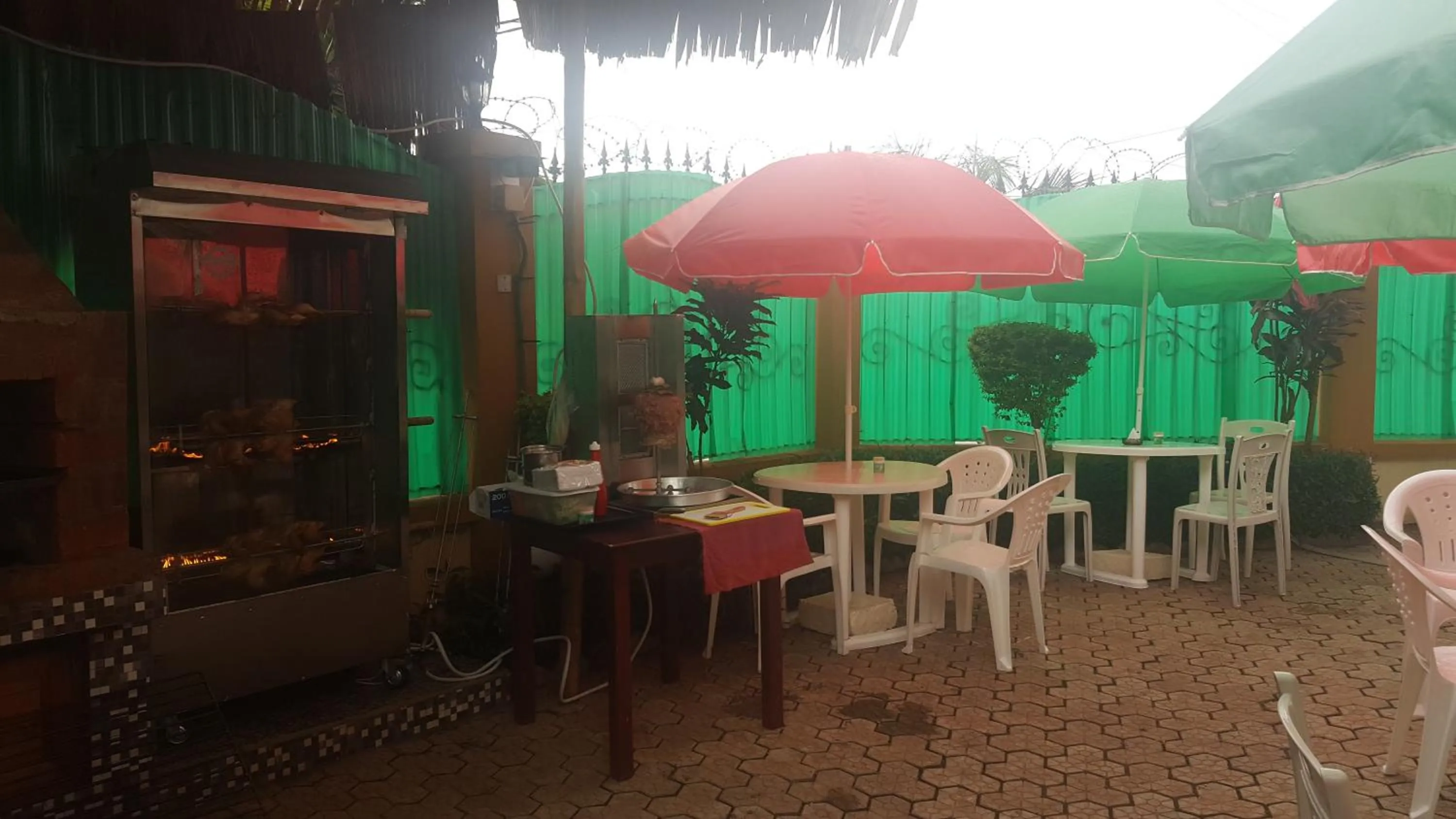 Garden in Résidences hôtelières Micheline et Emile BASTOS